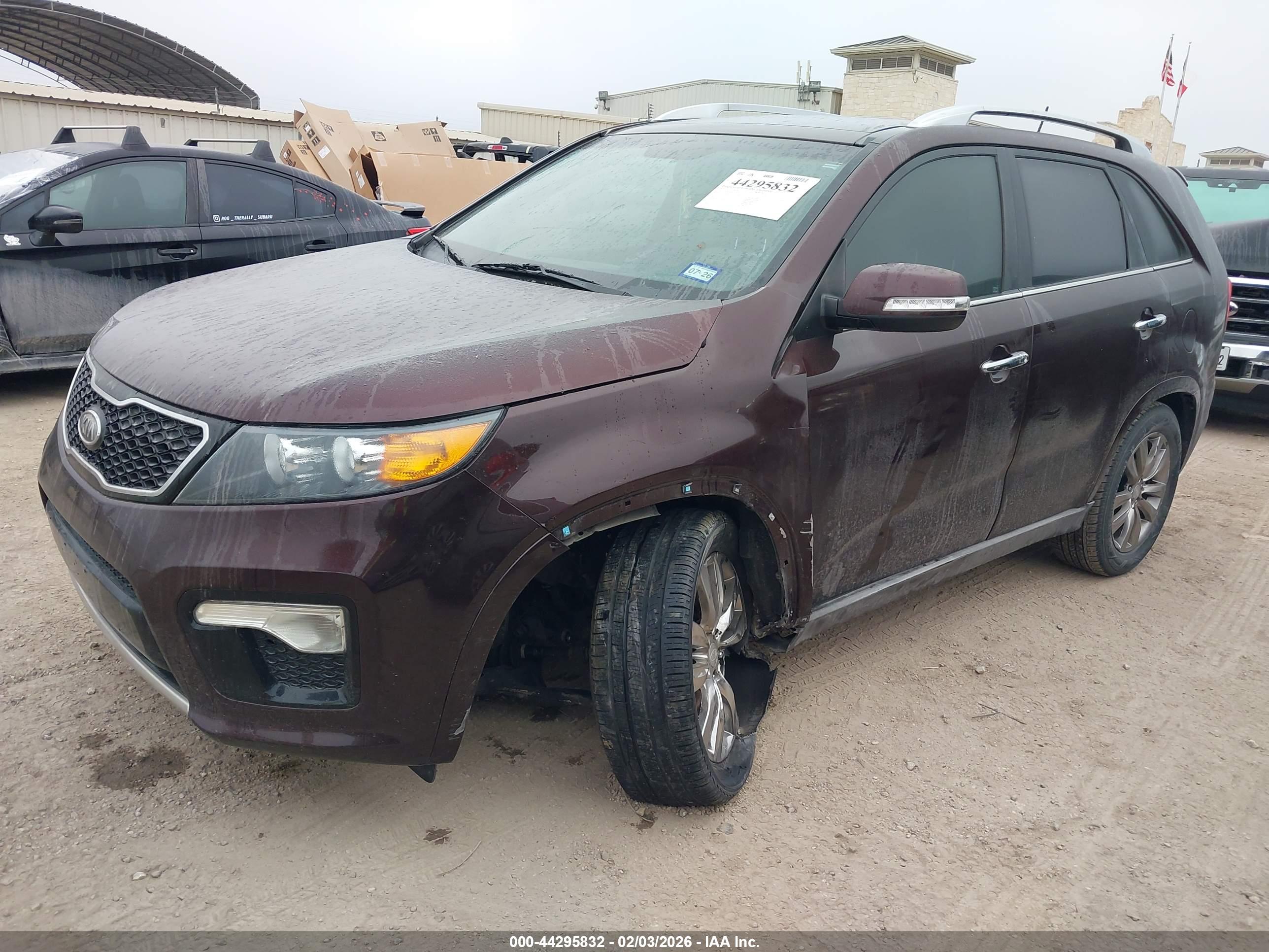 KIA SORENTO image 2