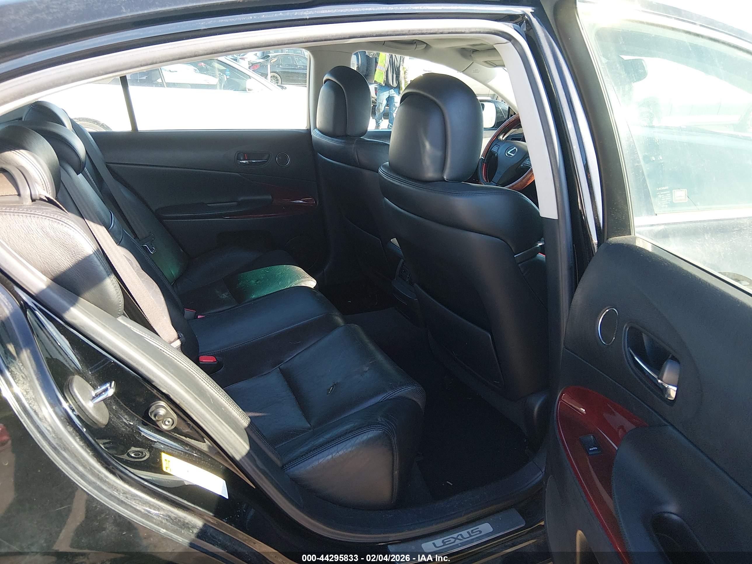 LEXUS GS image 8