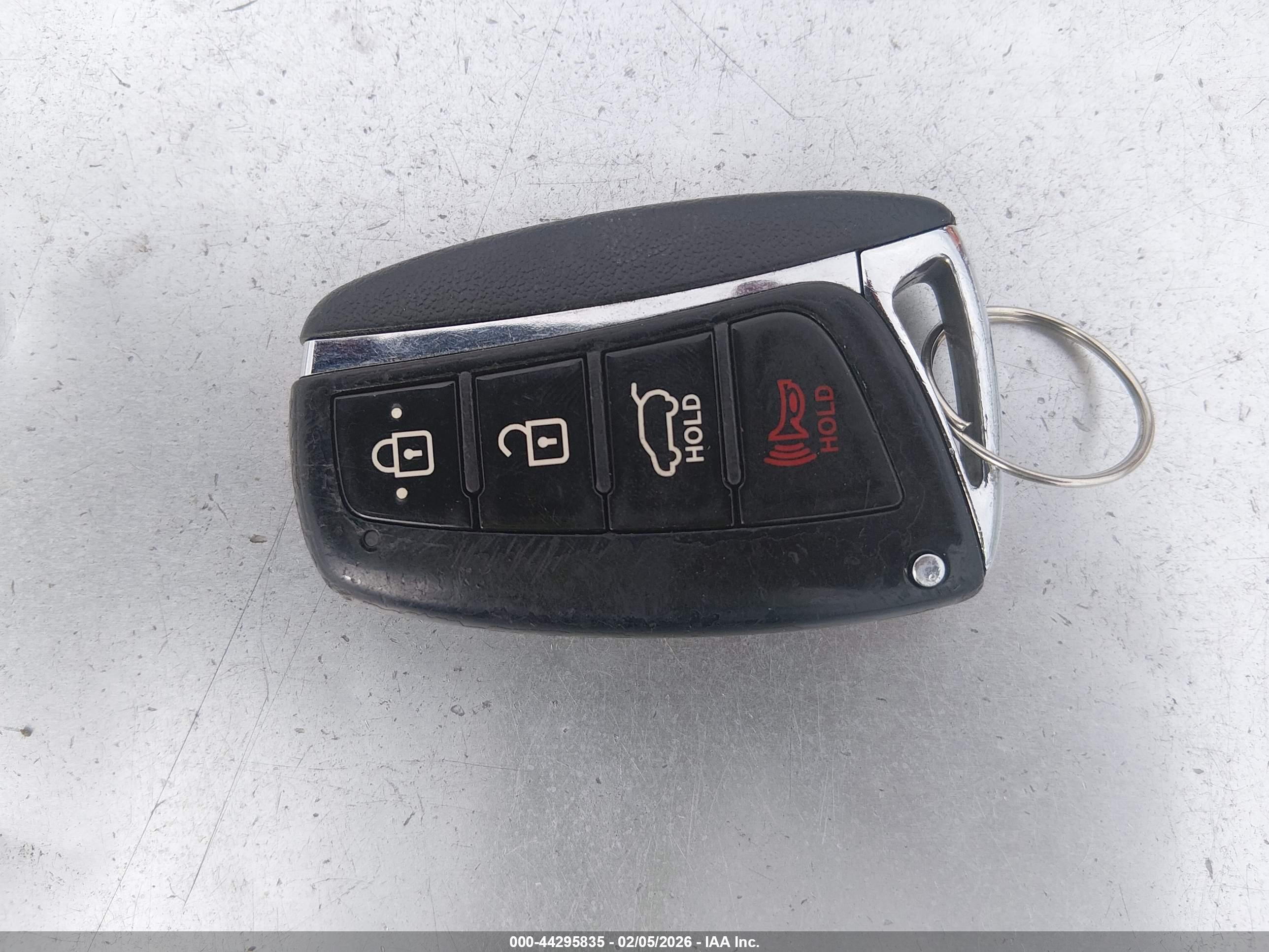 HYUNDAI SANTA image 11