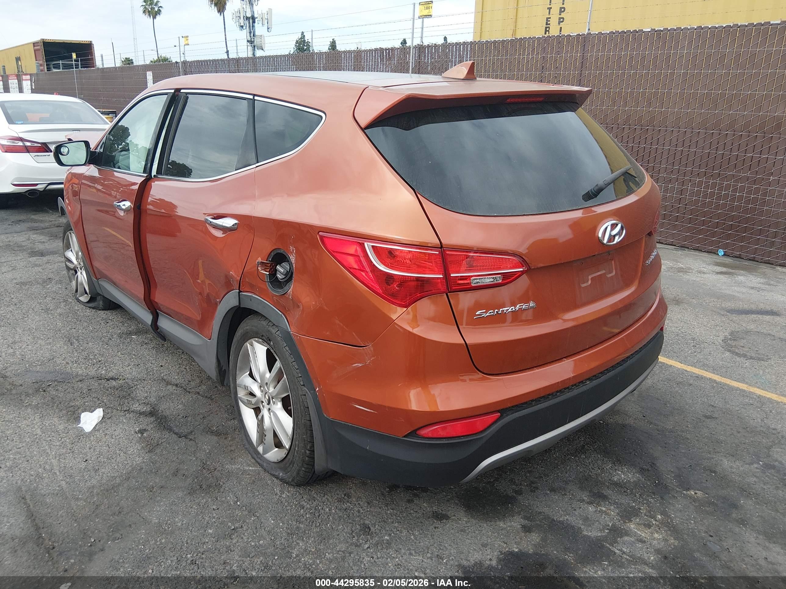 HYUNDAI SANTA image 3