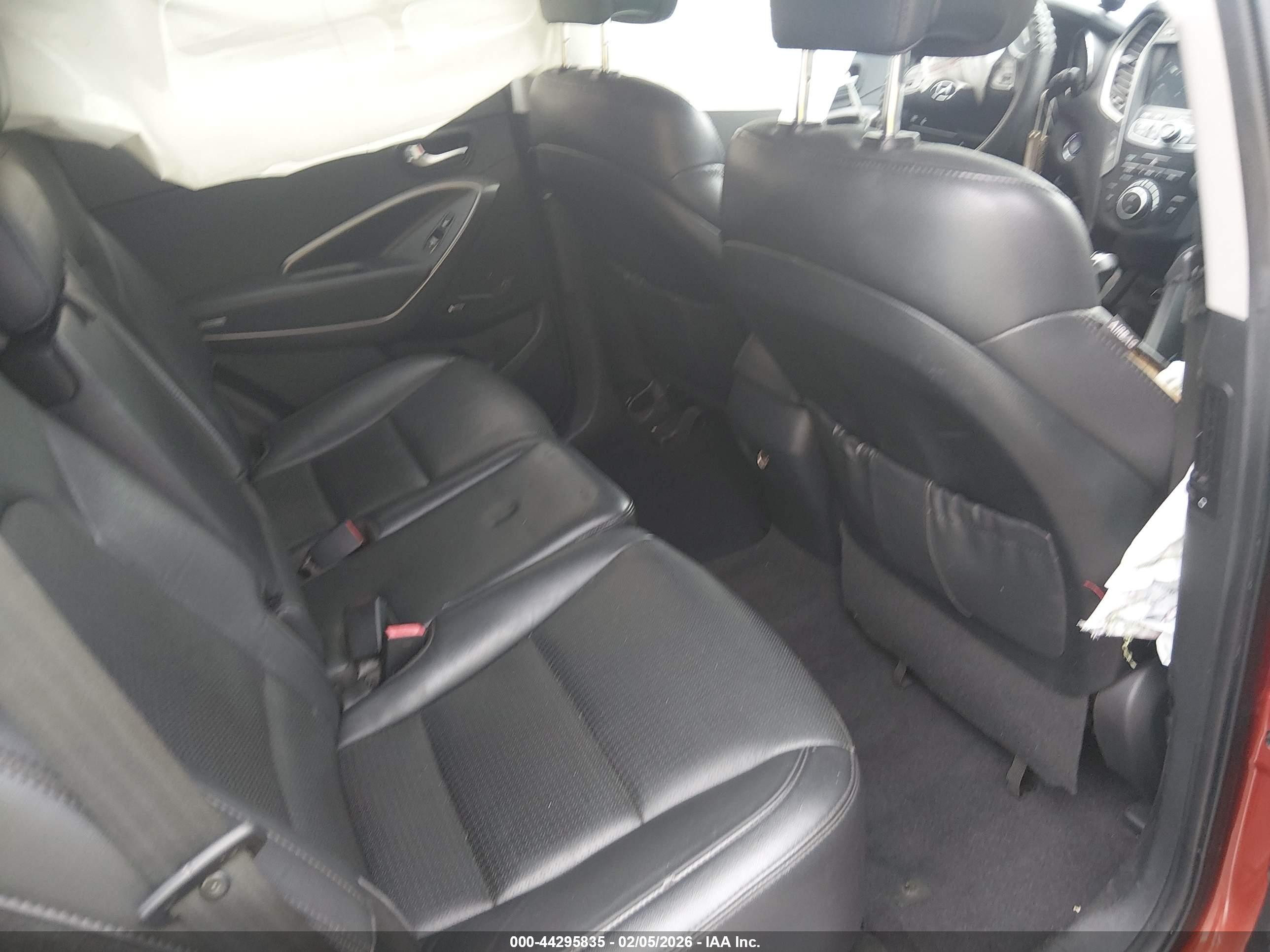 HYUNDAI SANTA image 8