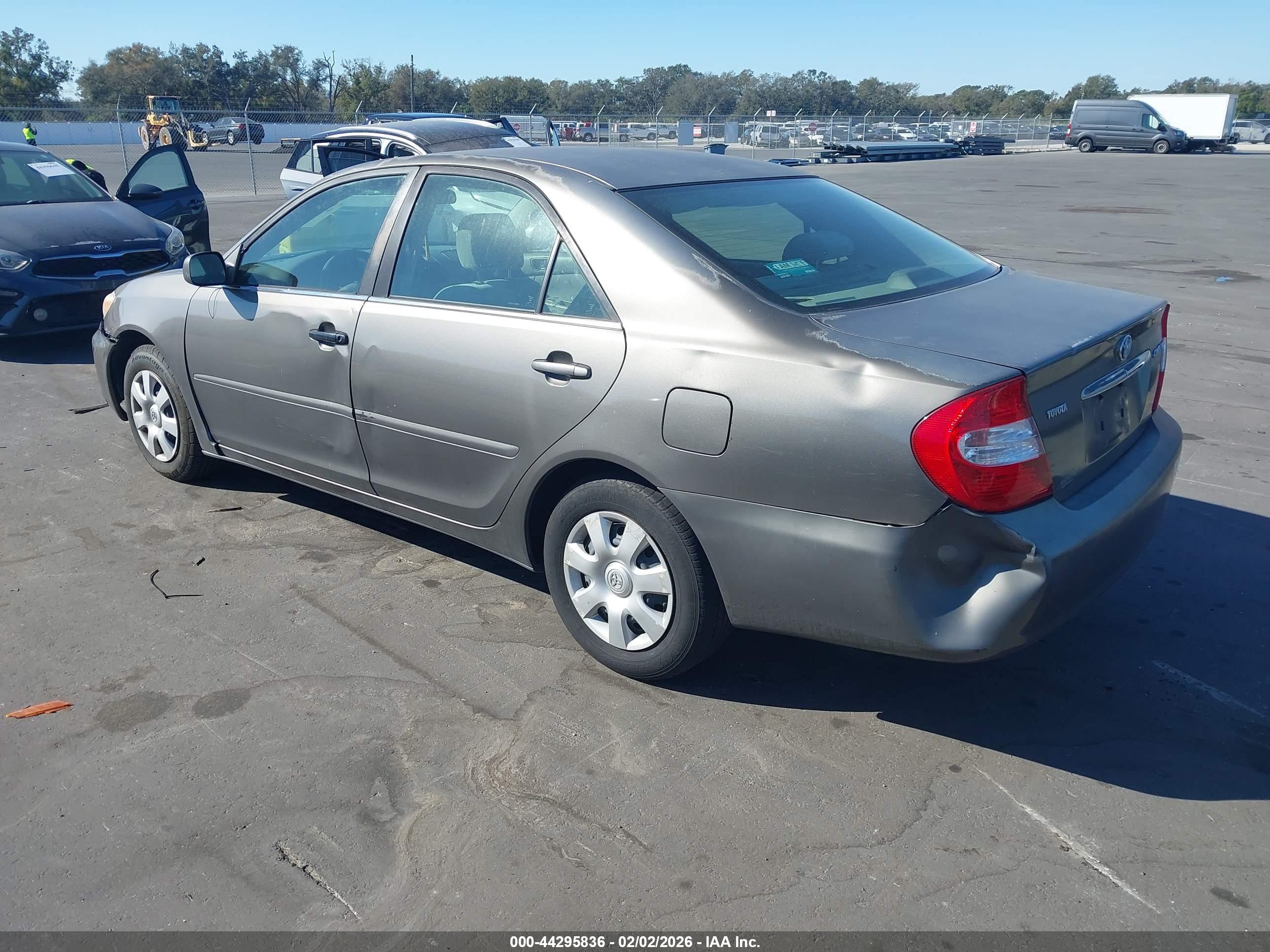 TOYOTA CAMRY image 3