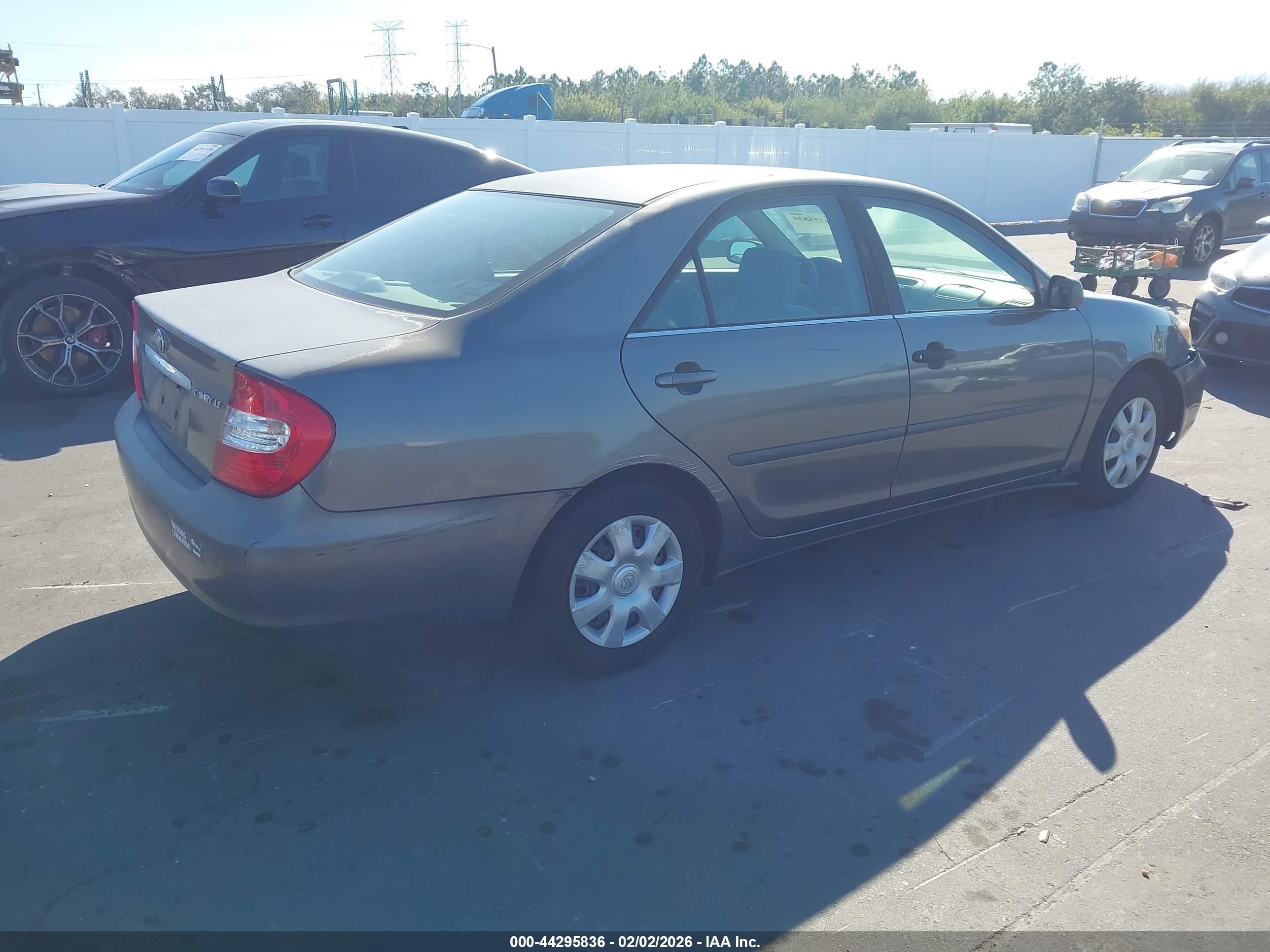 TOYOTA CAMRY image 4