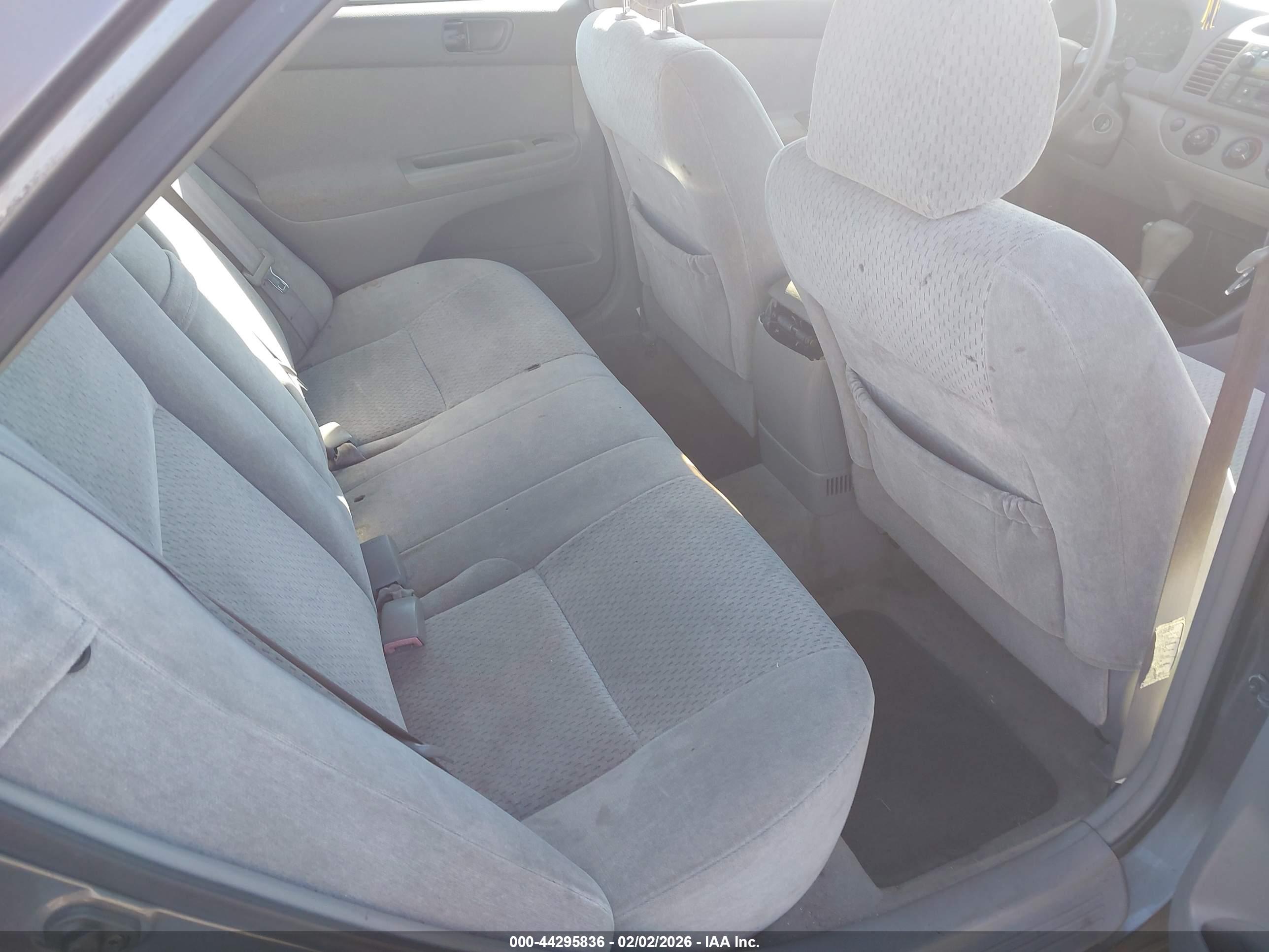 TOYOTA CAMRY image 8