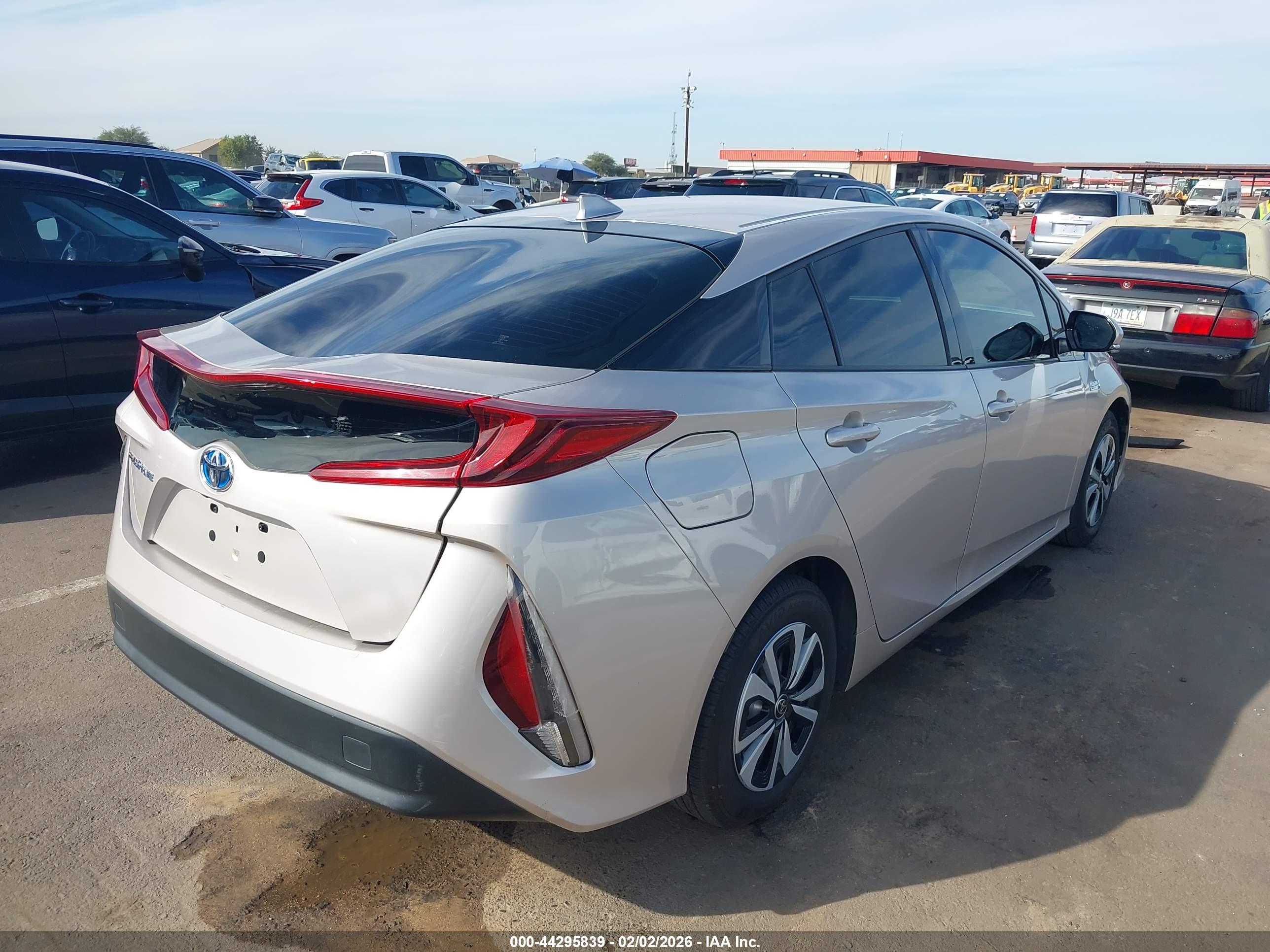 TOYOTA PRIUS image 4