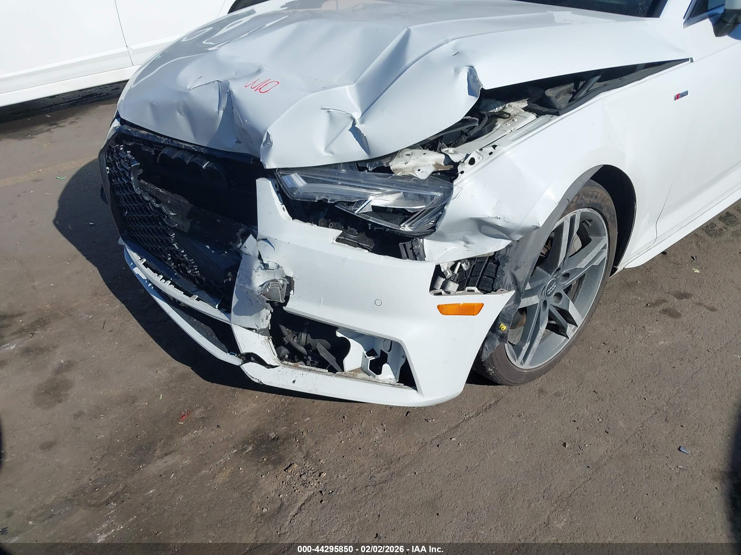 AUDI A4 image 6