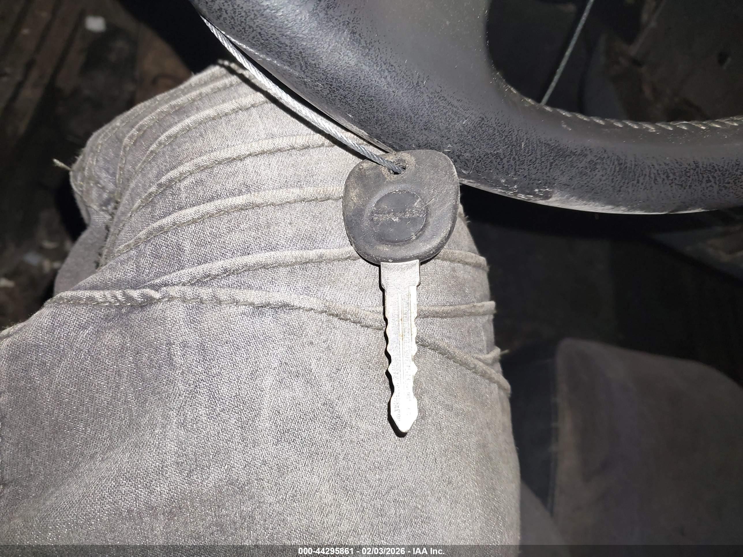 CHEVROLET SILVERADO image 11