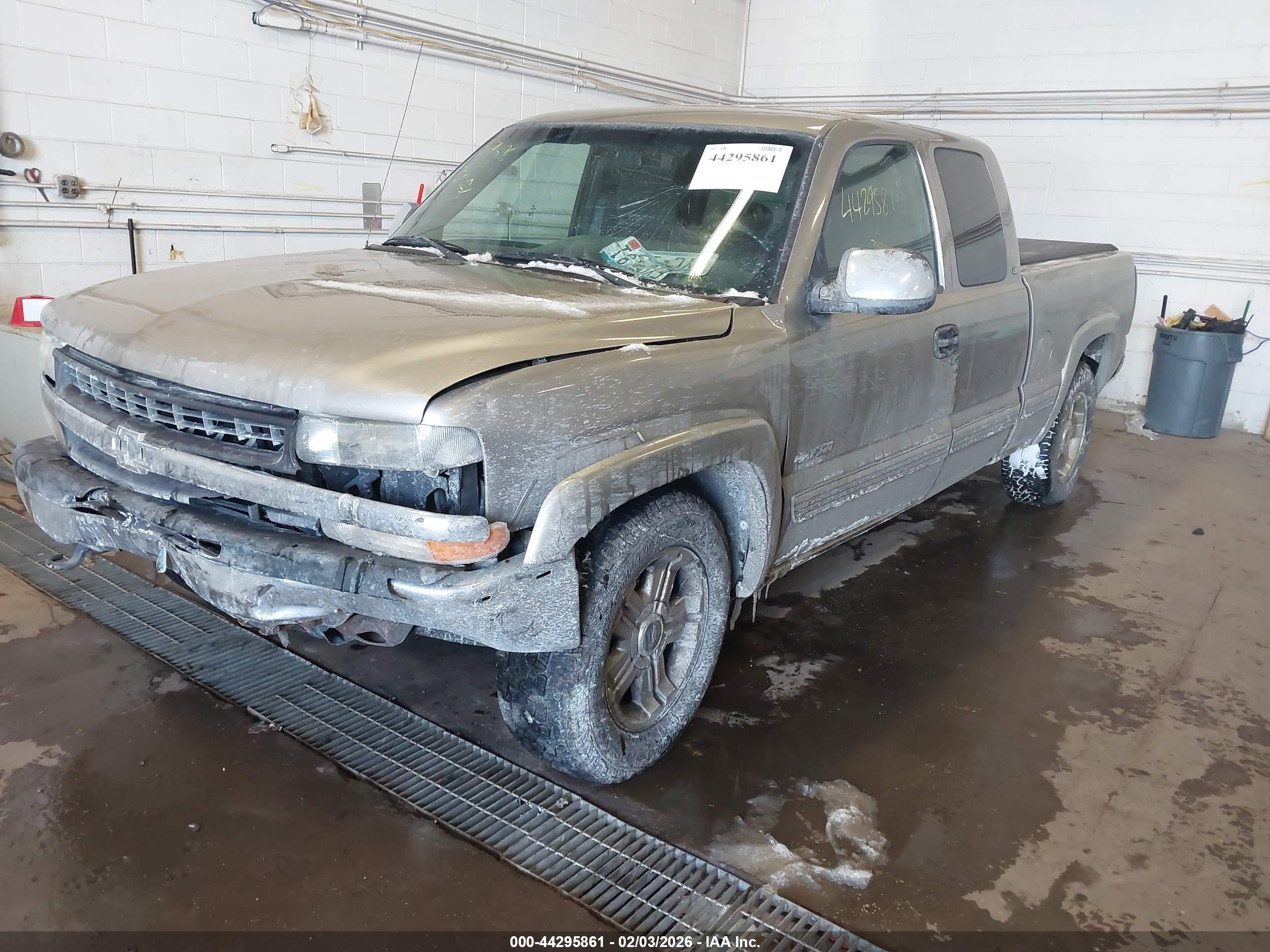 CHEVROLET SILVERADO image 2
