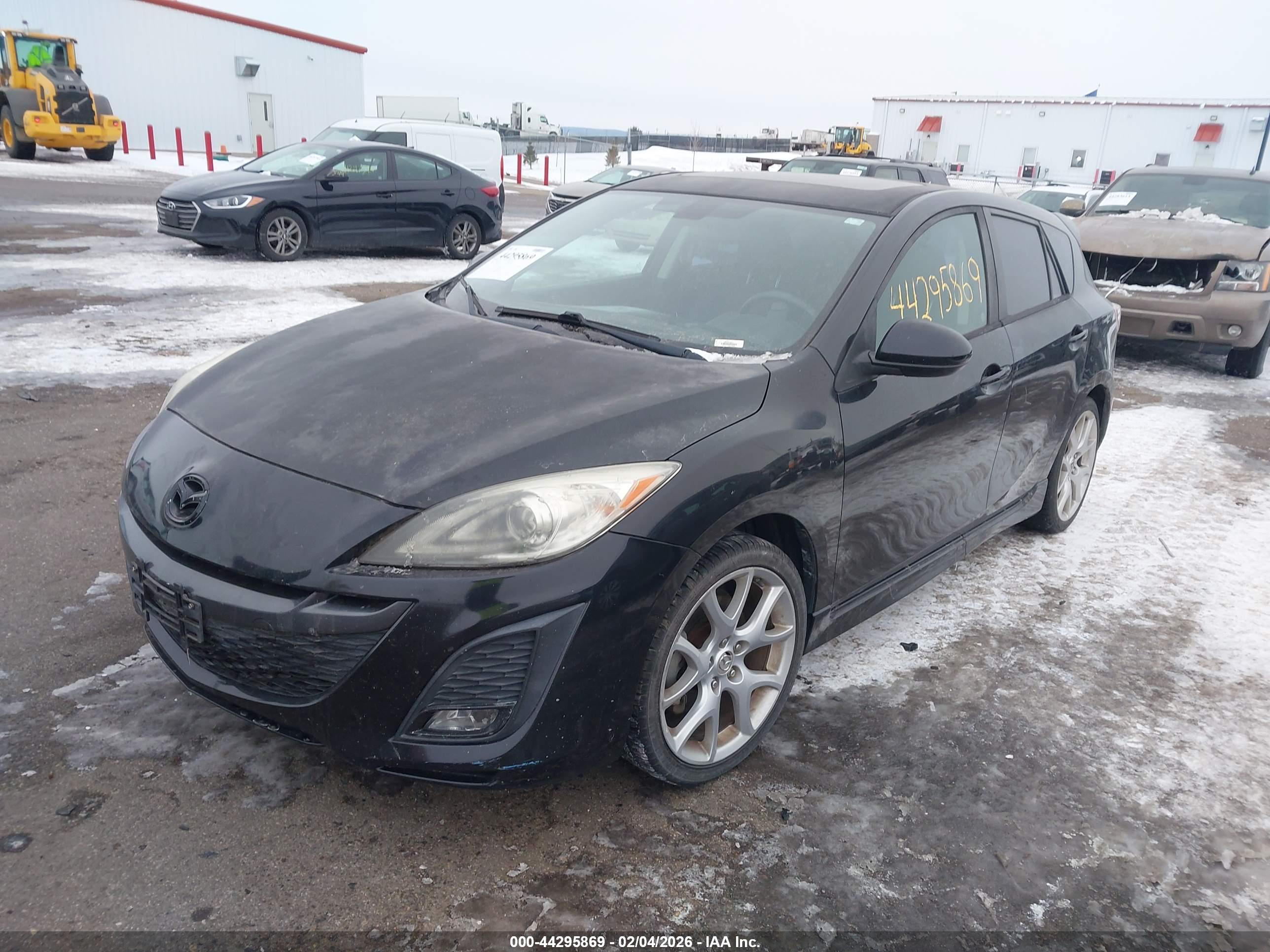MAZDA MAZDA3 image 2