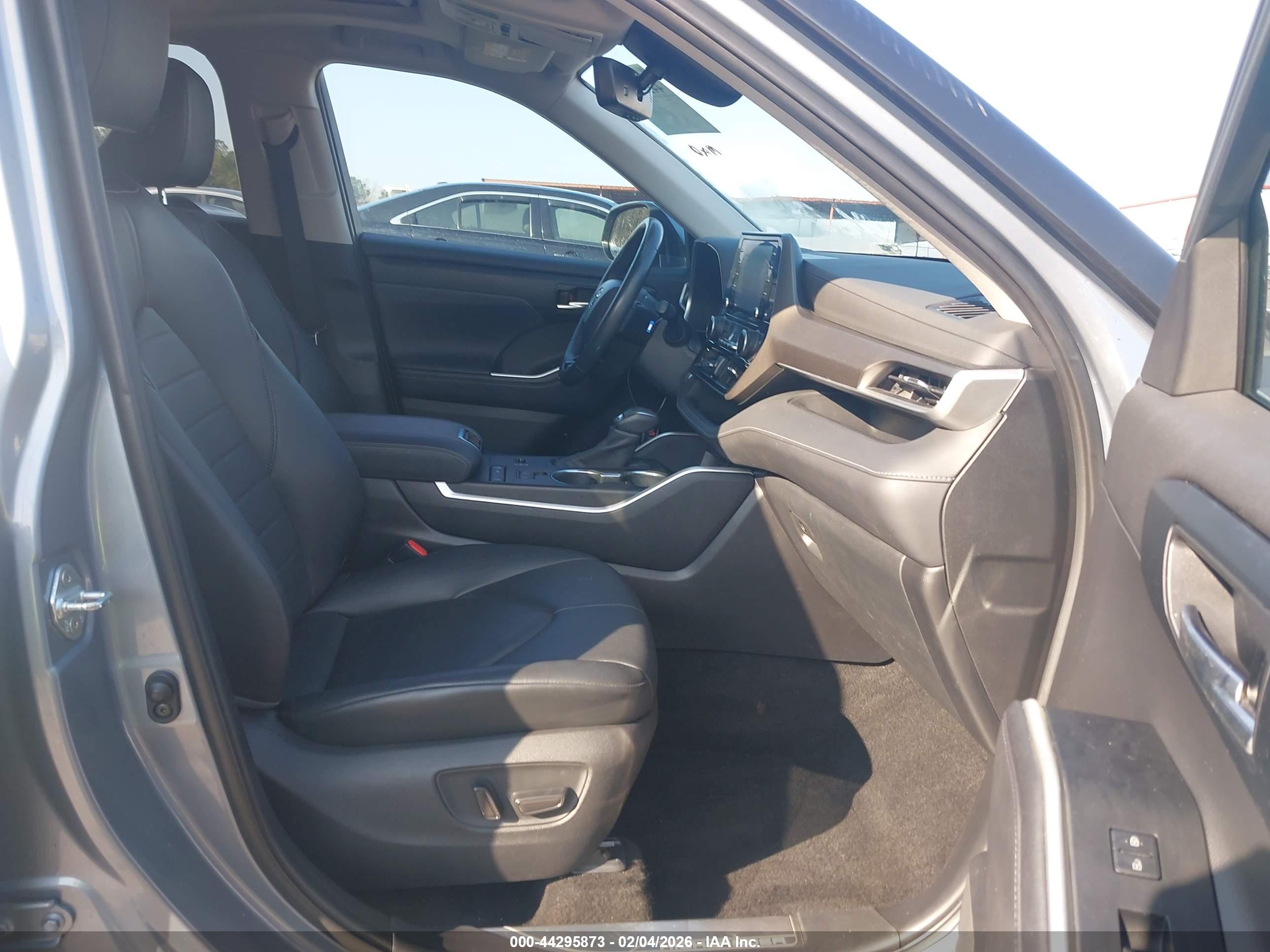 TOYOTA HIGHLANDER image 5