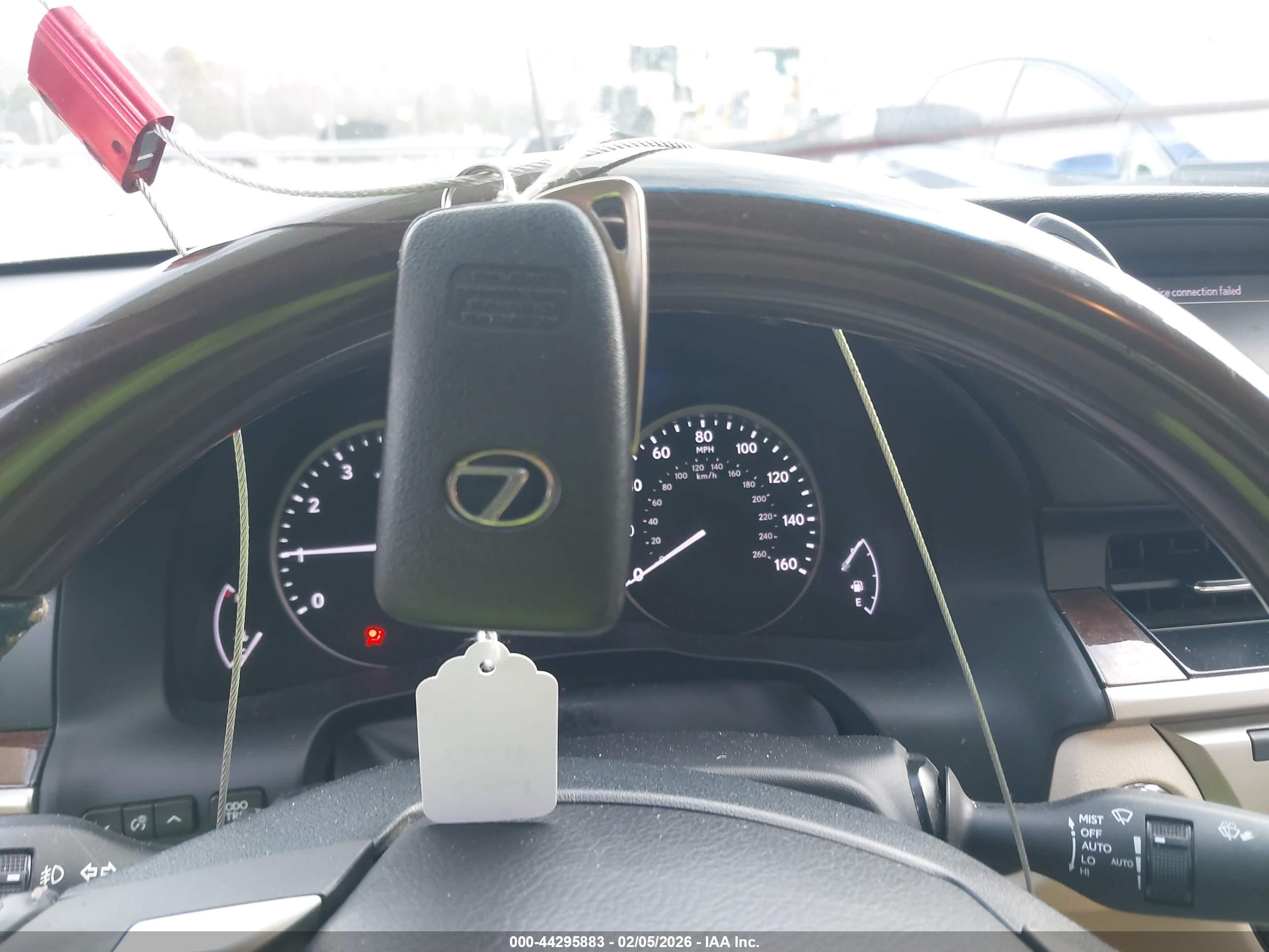 LEXUS ES image 11