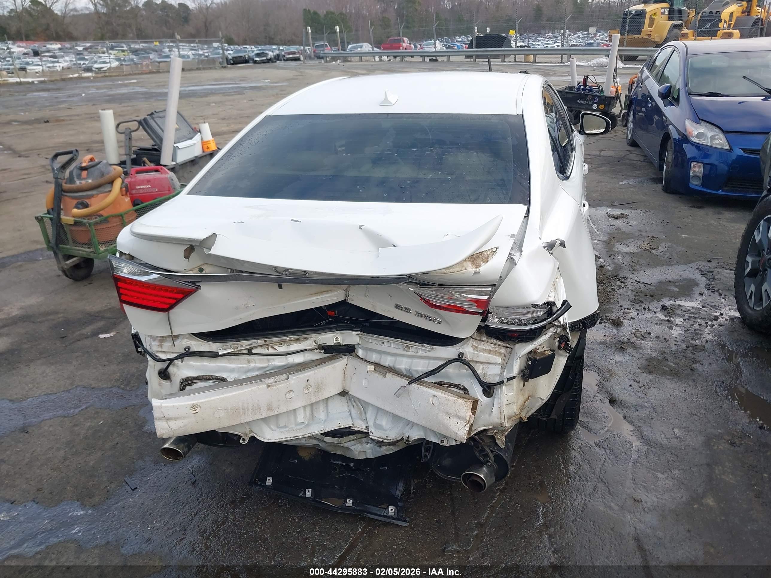 LEXUS ES image 6