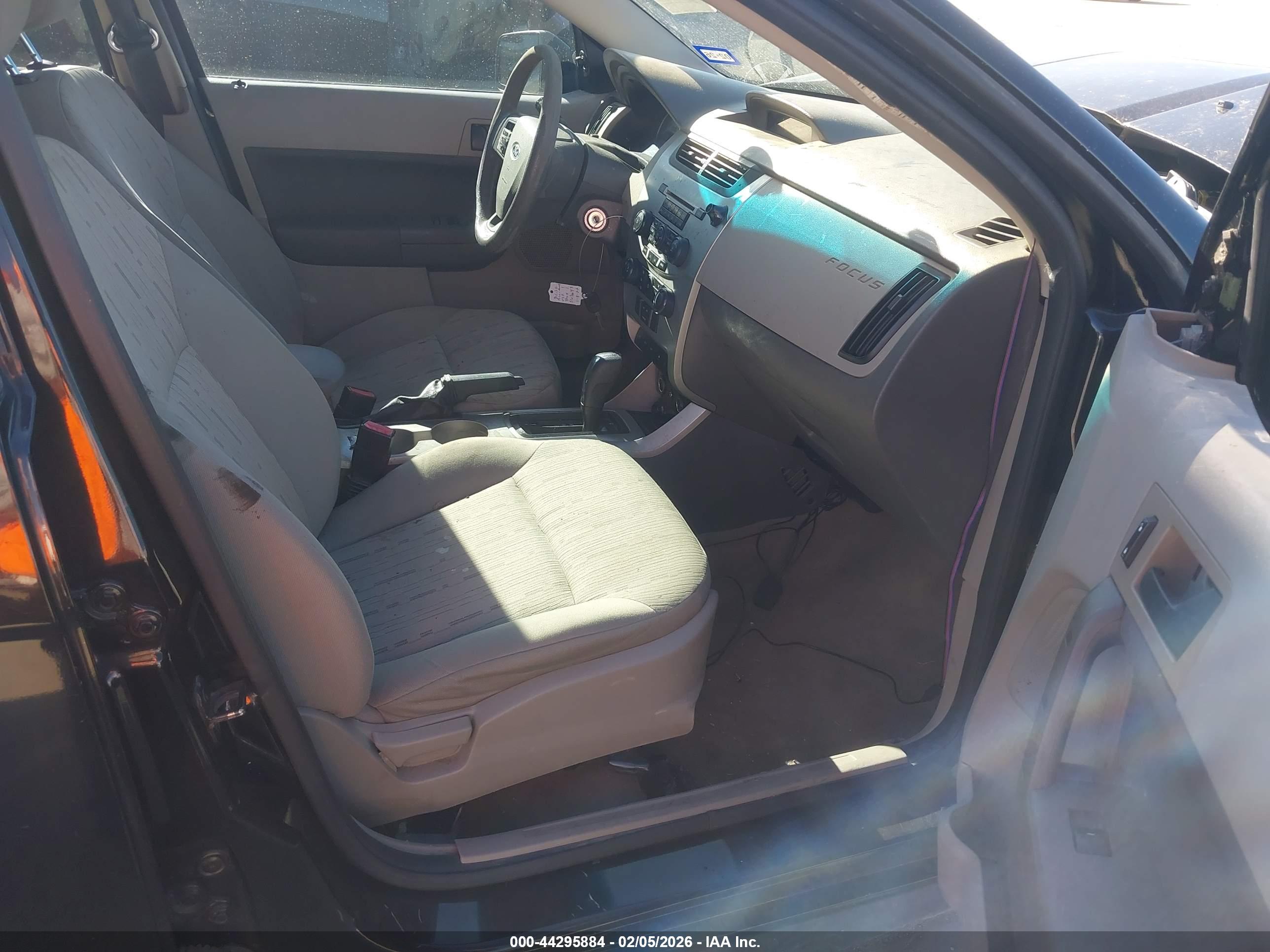FORD FOCUS image 5