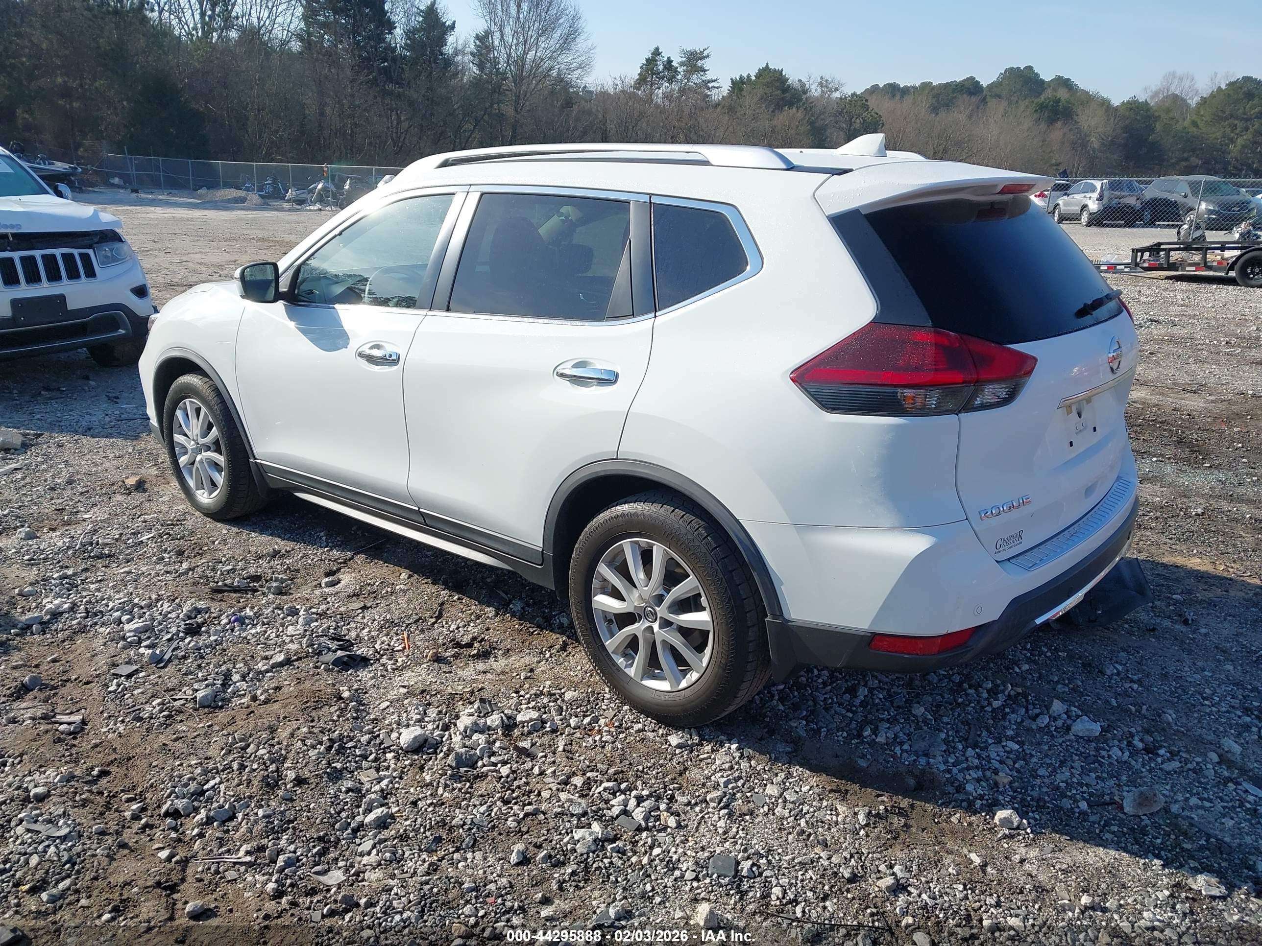 NISSAN ROGUE image 3