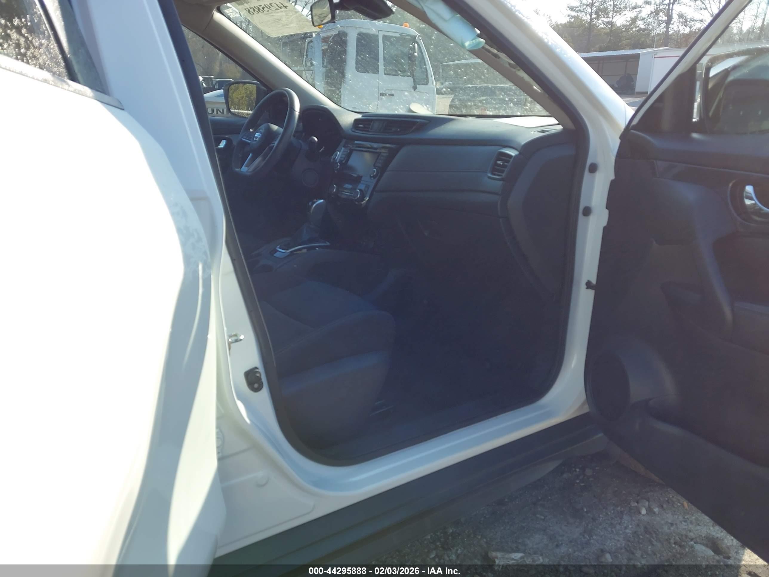 NISSAN ROGUE image 5