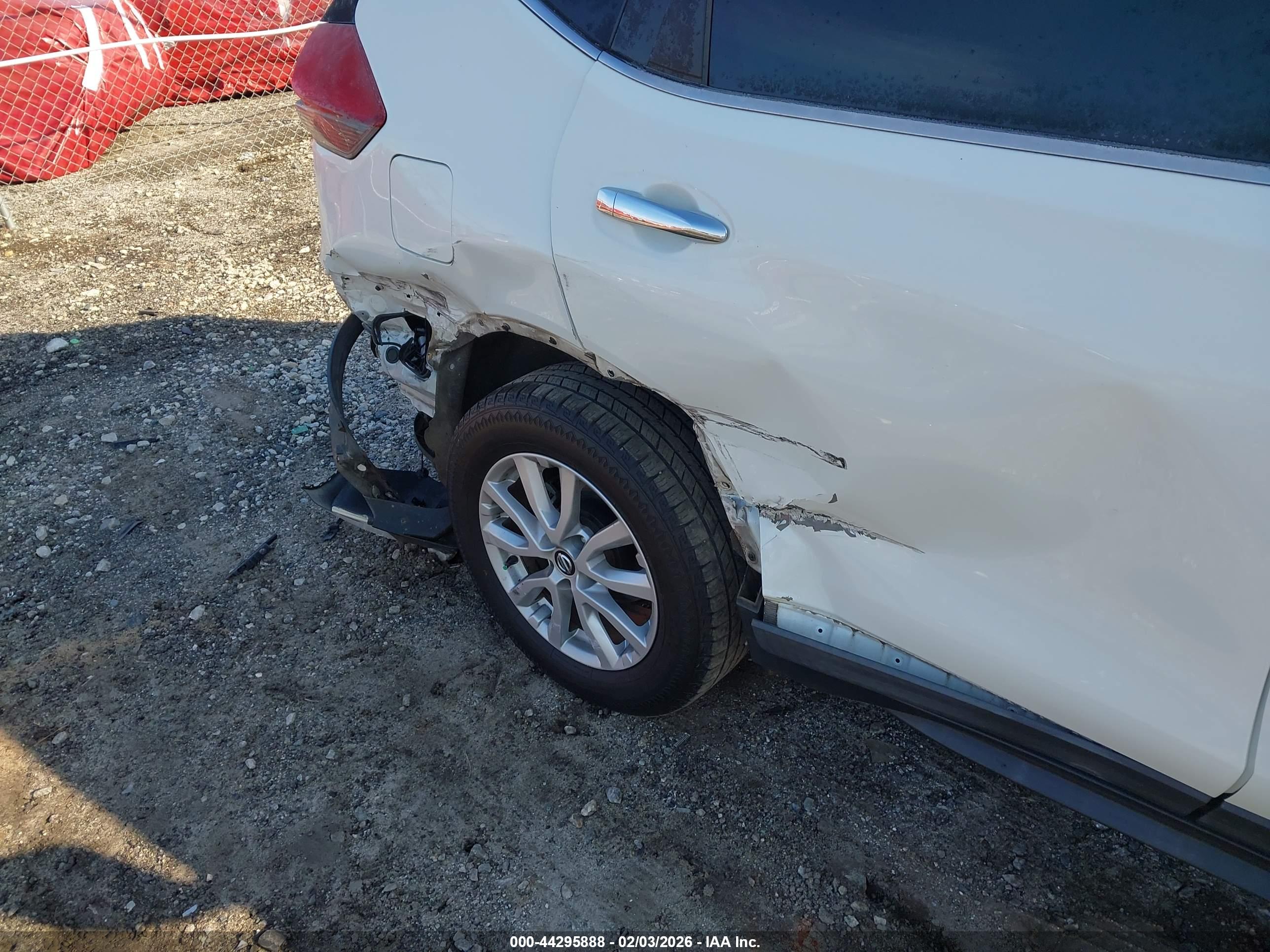 NISSAN ROGUE image 6