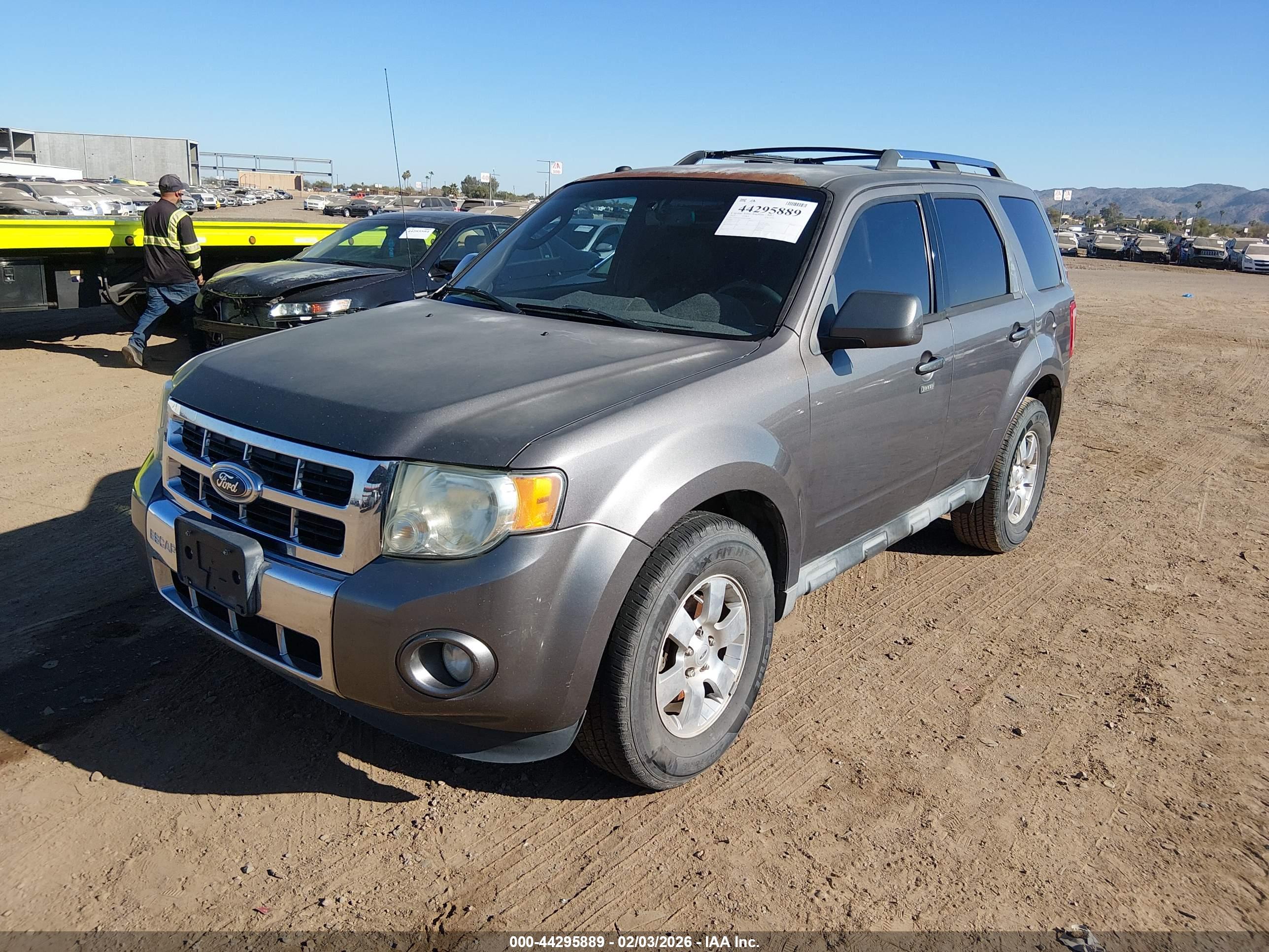 FORD ESCAPE image 2