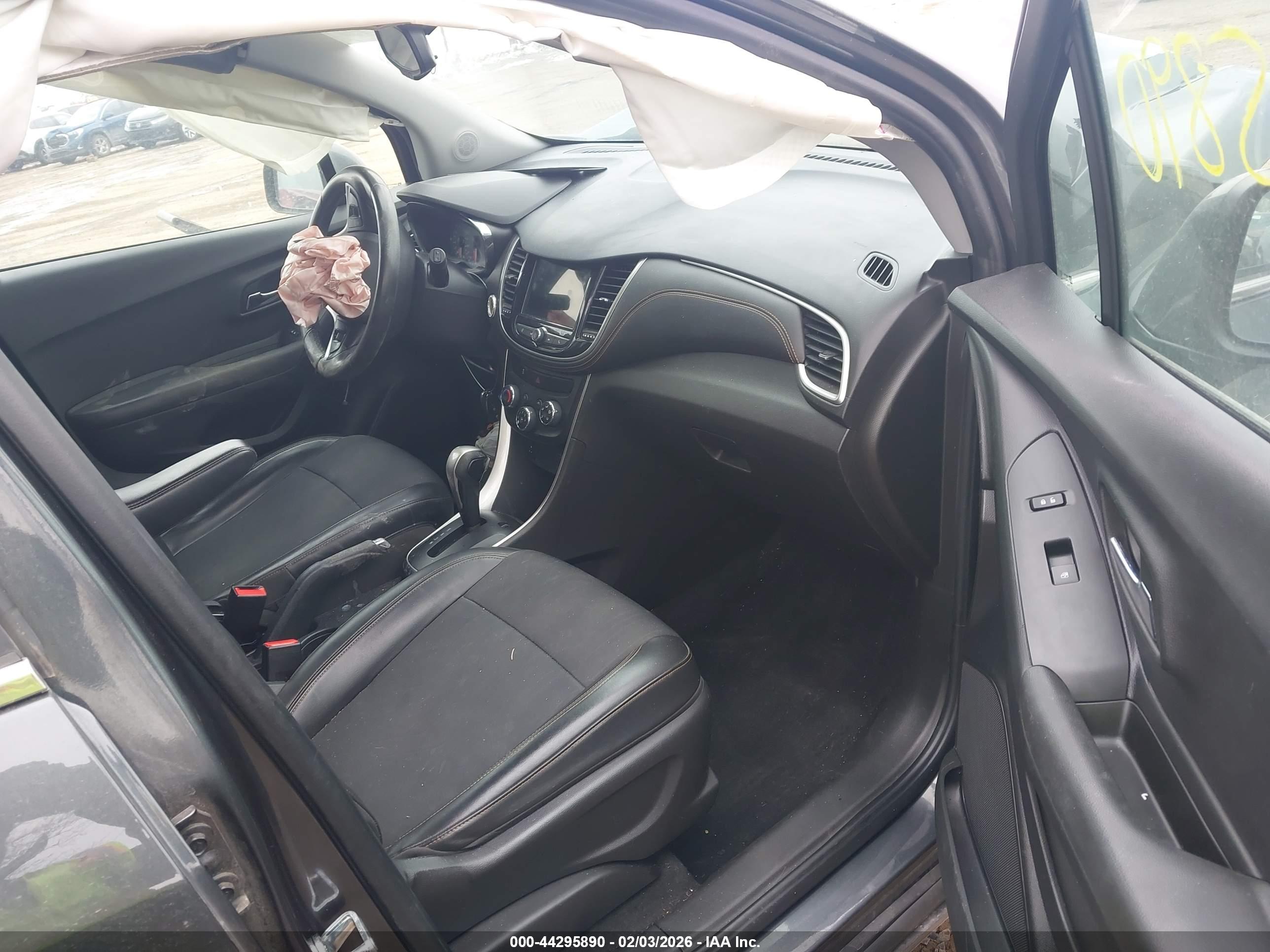 CHEVROLET TRAX image 5