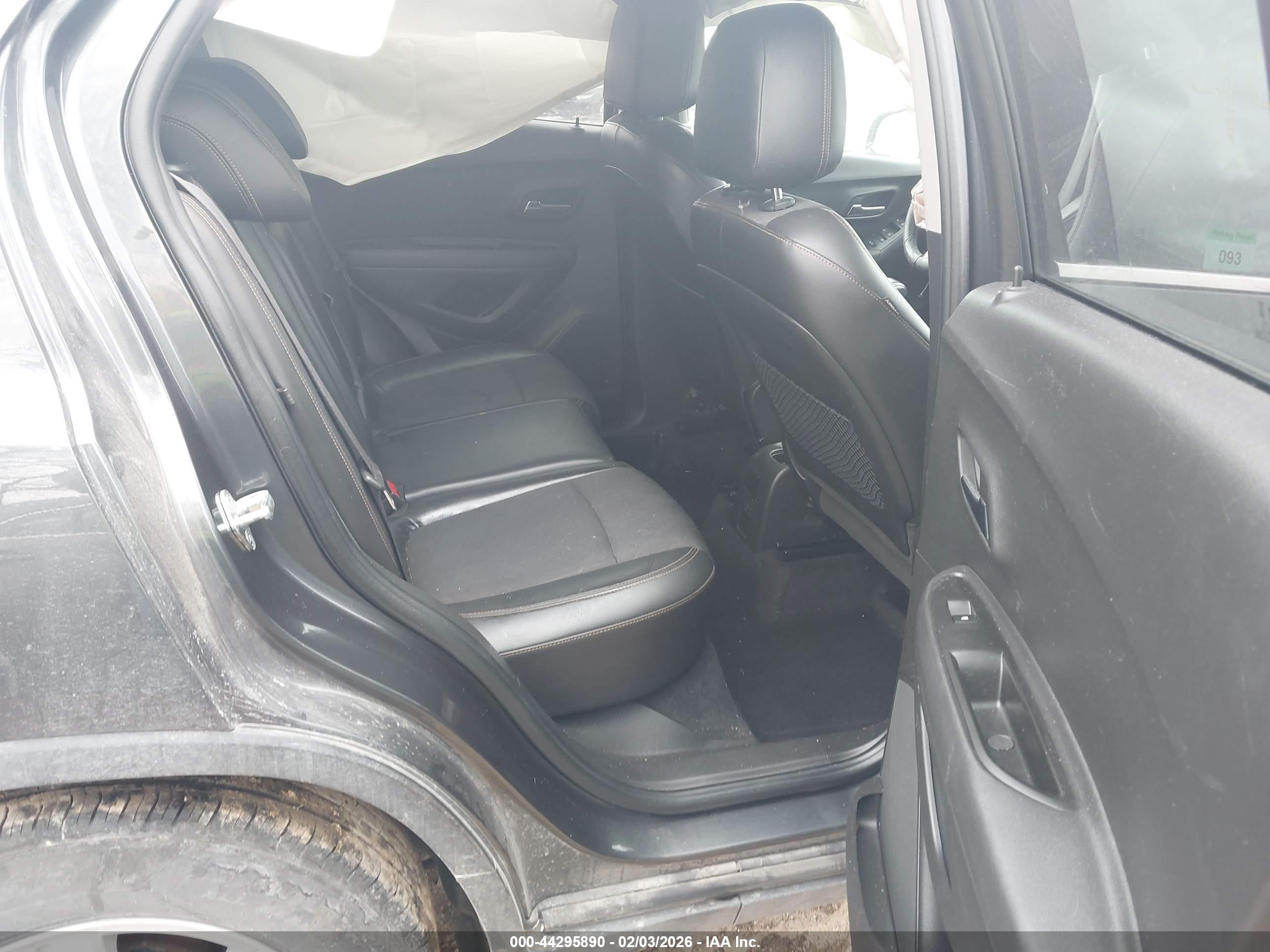 CHEVROLET TRAX image 8