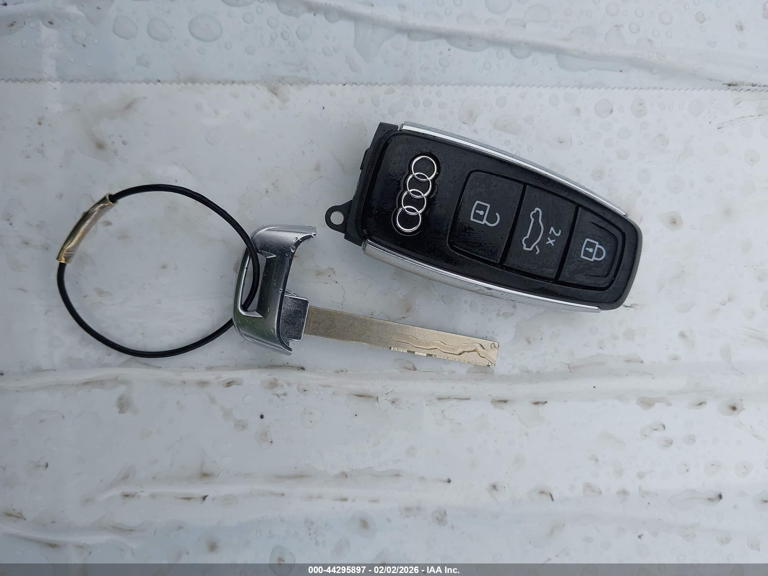 AUDI A6 image 11