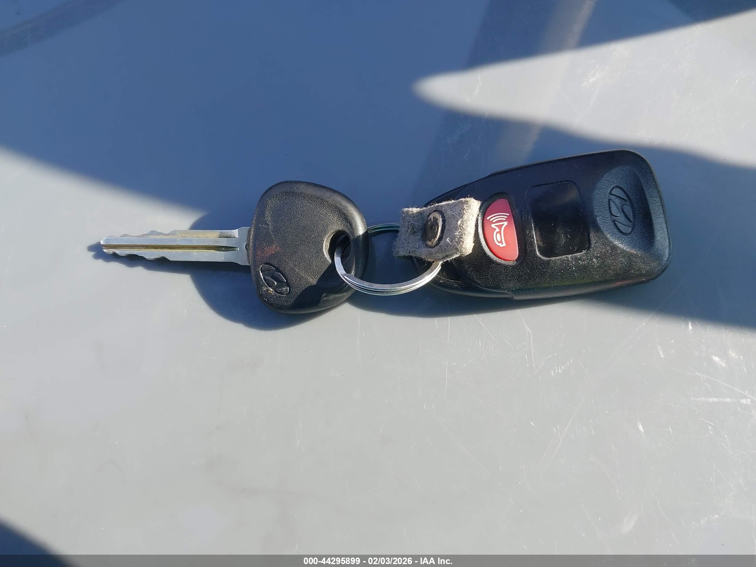 HYUNDAI ELANTRA image 11