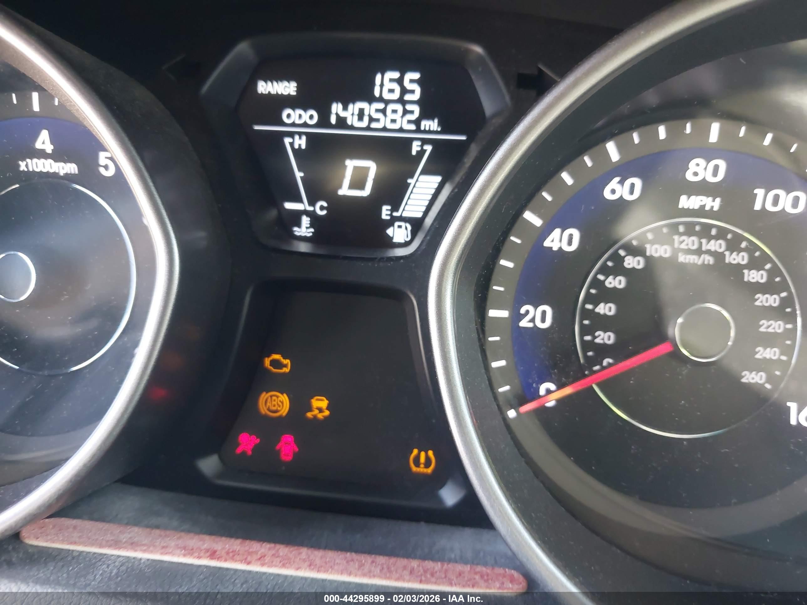 HYUNDAI ELANTRA image 7