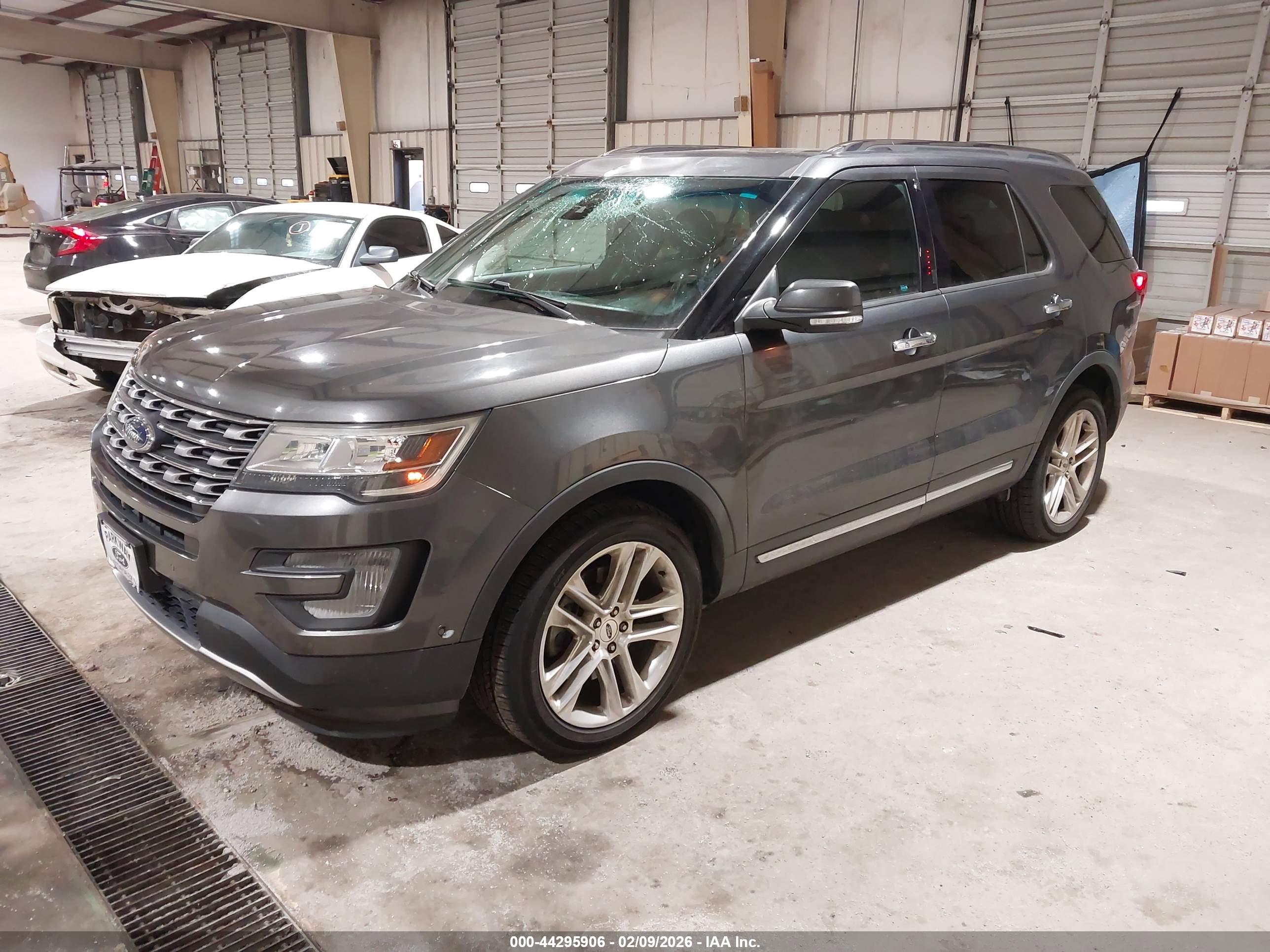 FORD EXPLORER image 2
