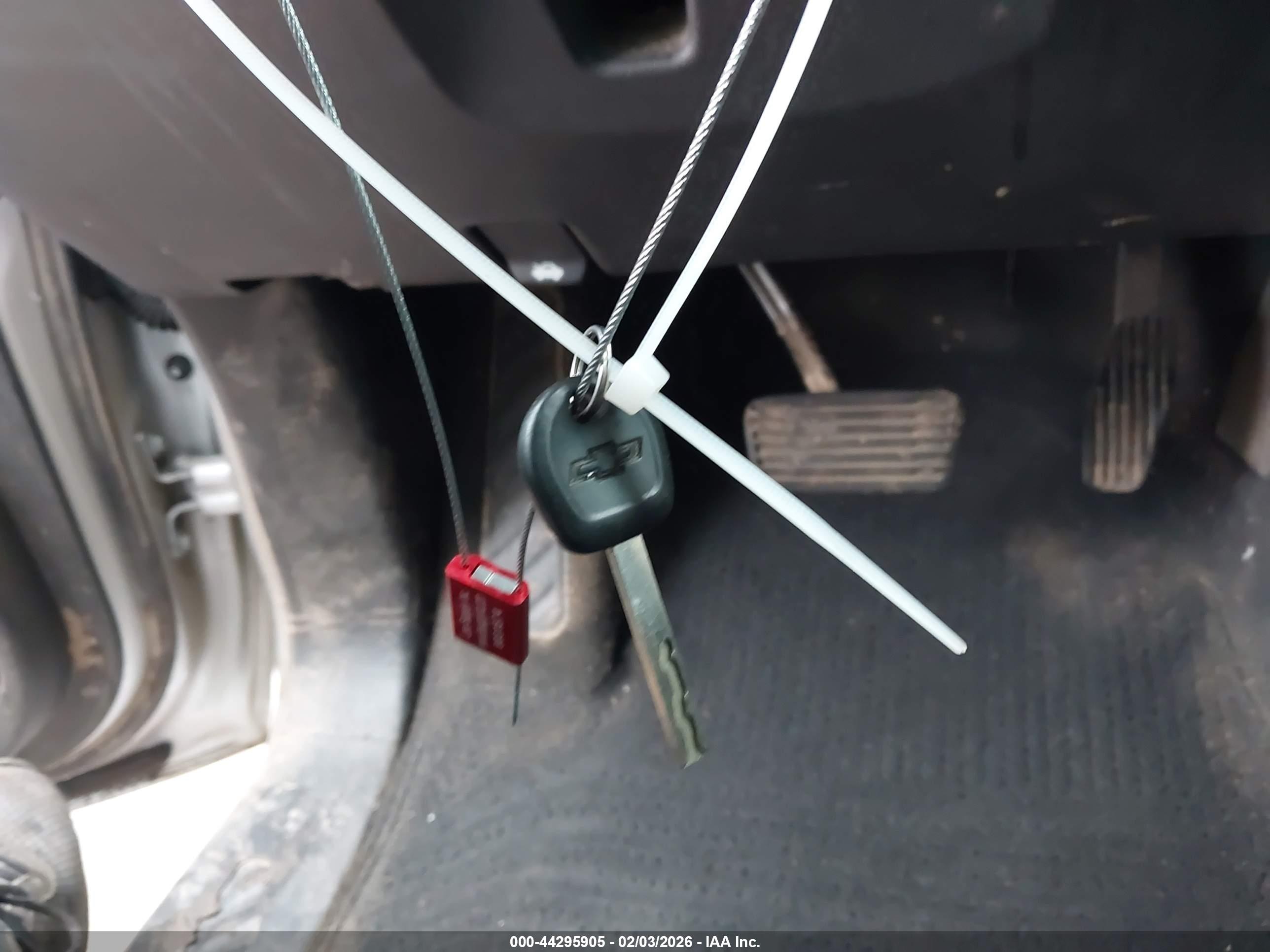 CHEVROLET SILVERADO image 11
