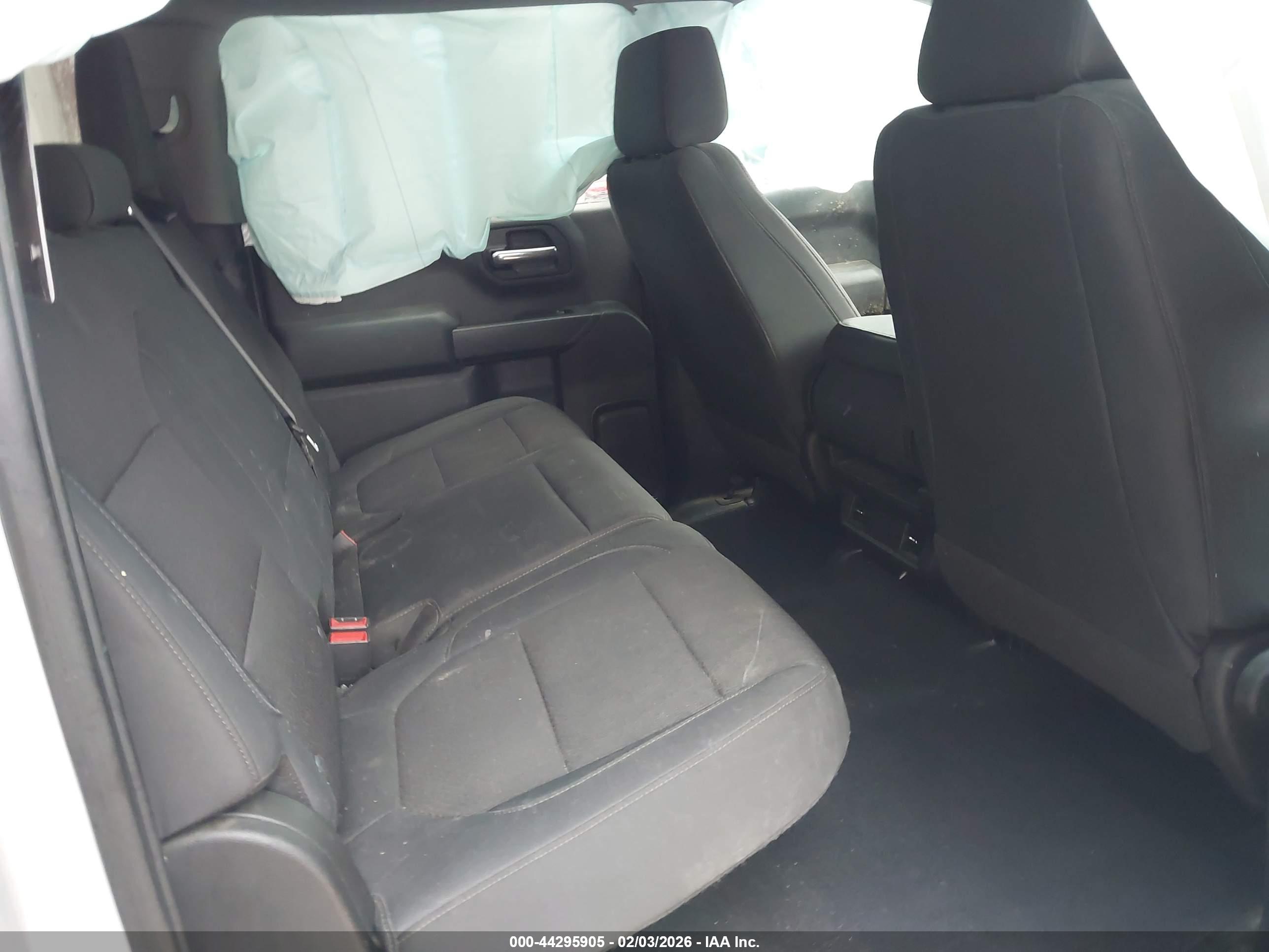 CHEVROLET SILVERADO image 8