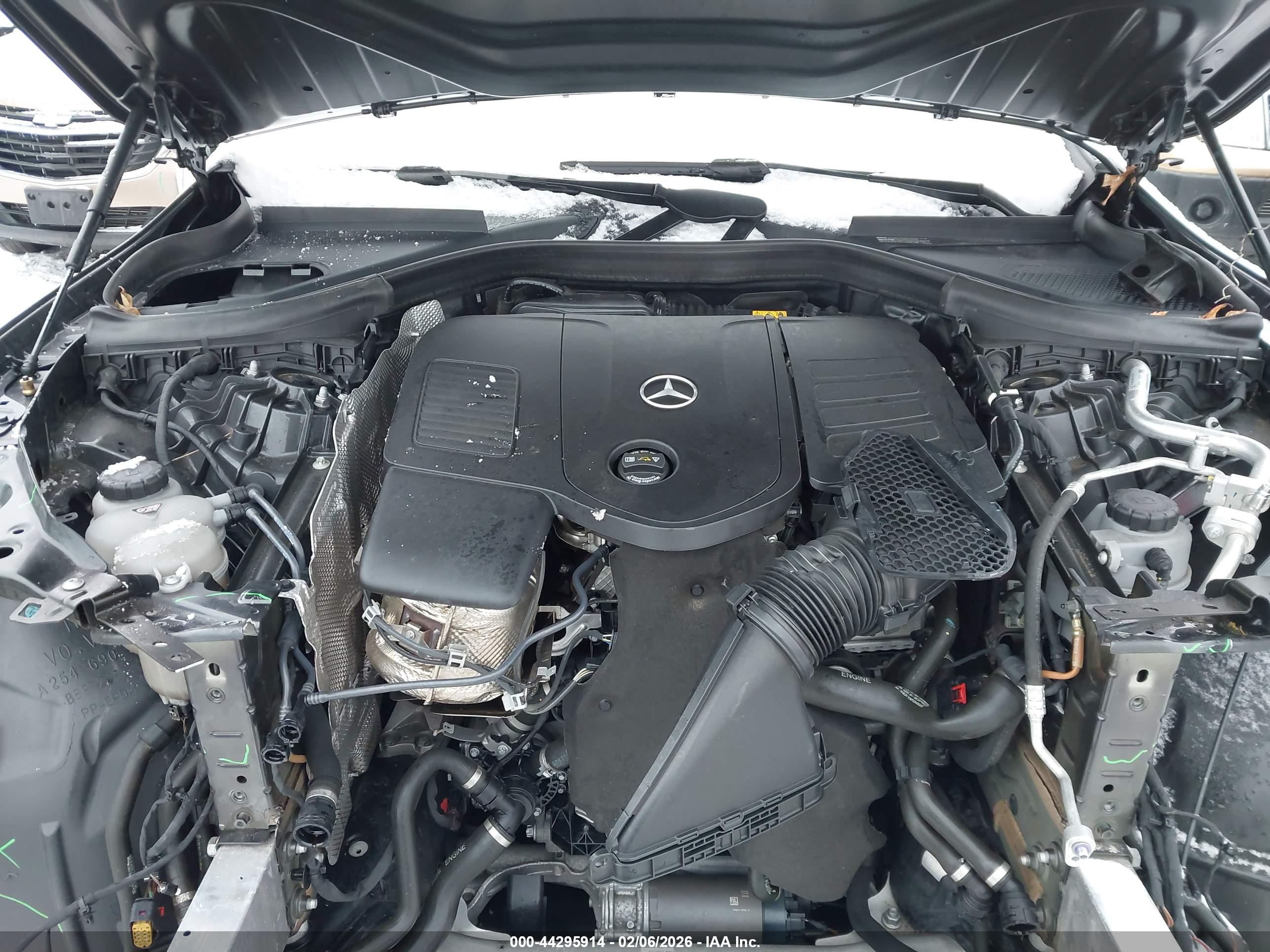 MERCEDES-BENZ GLC image 10