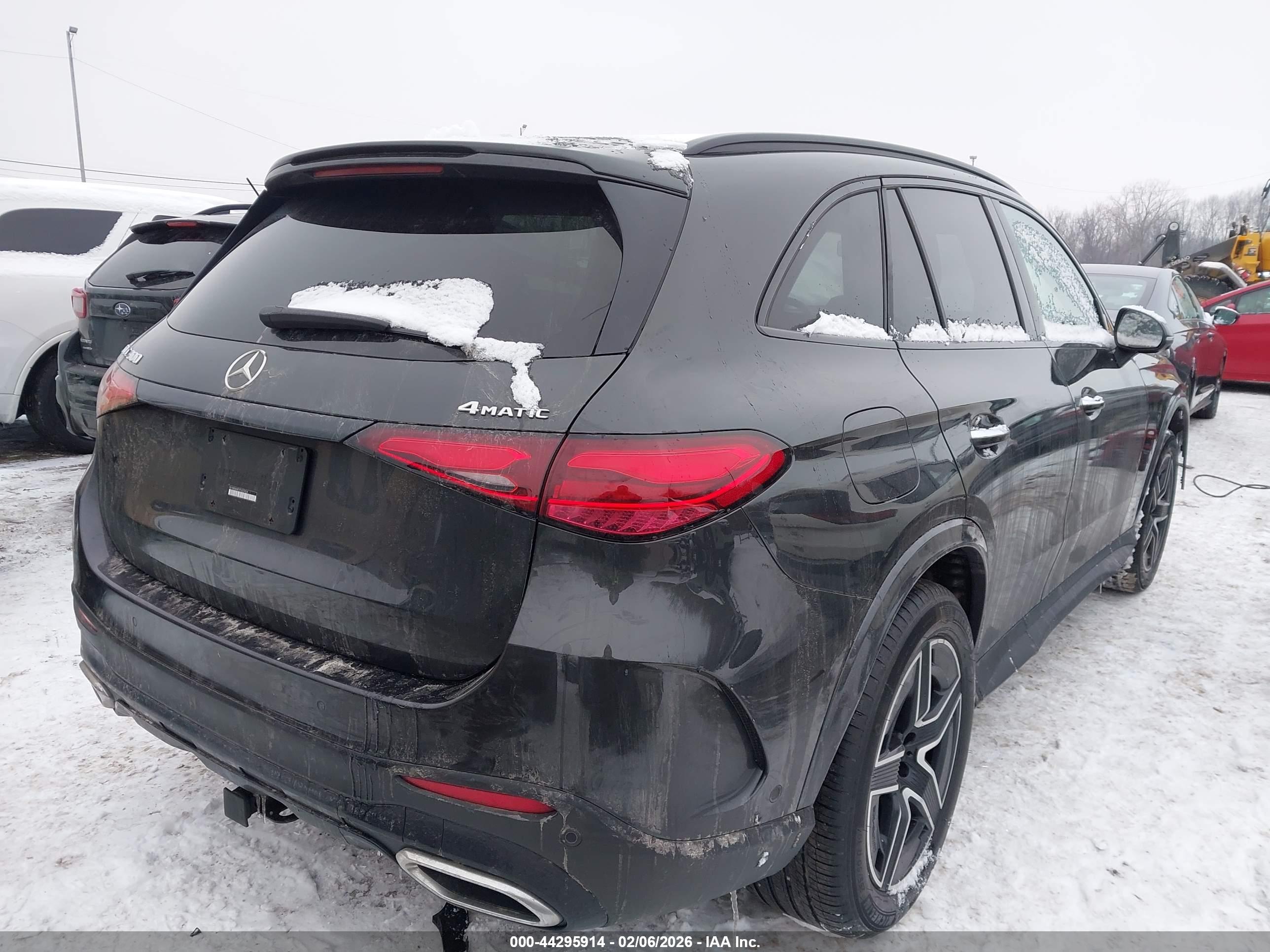 MERCEDES-BENZ GLC image 4