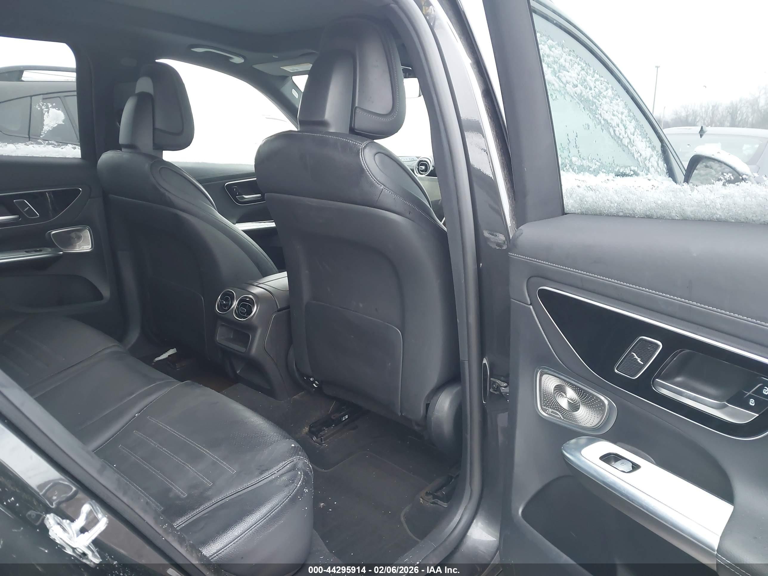 MERCEDES-BENZ GLC image 8