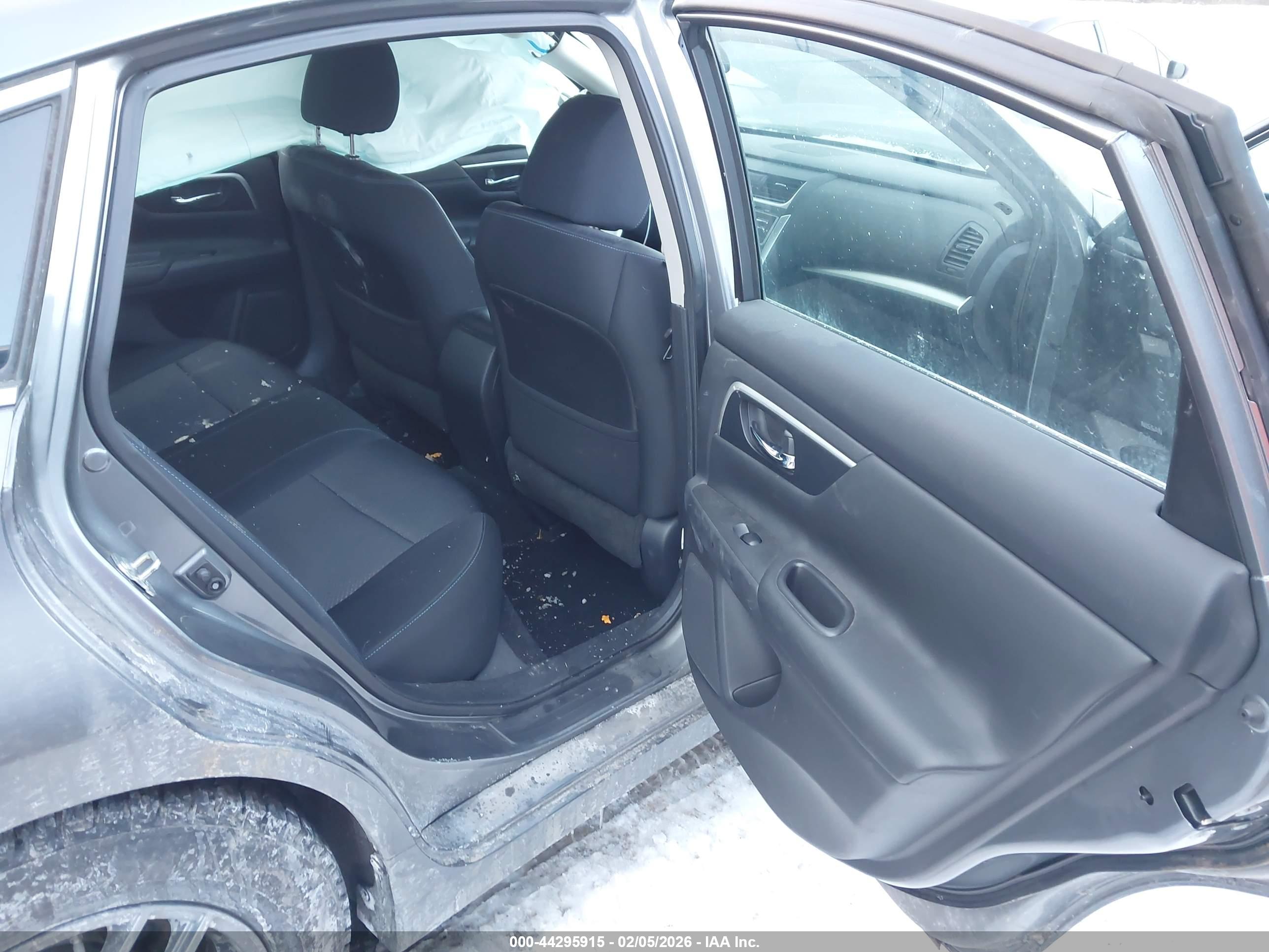 NISSAN ALTIMA image 8