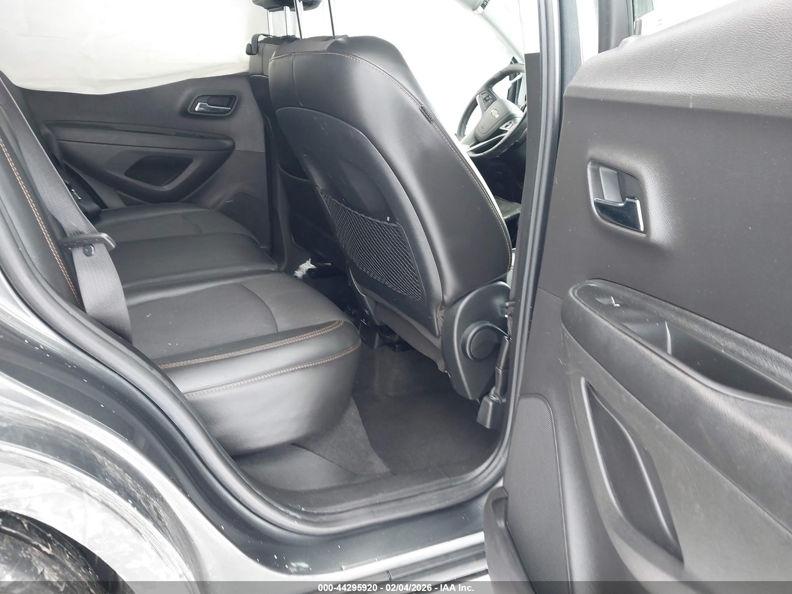 CHEVROLET TRAX image 8