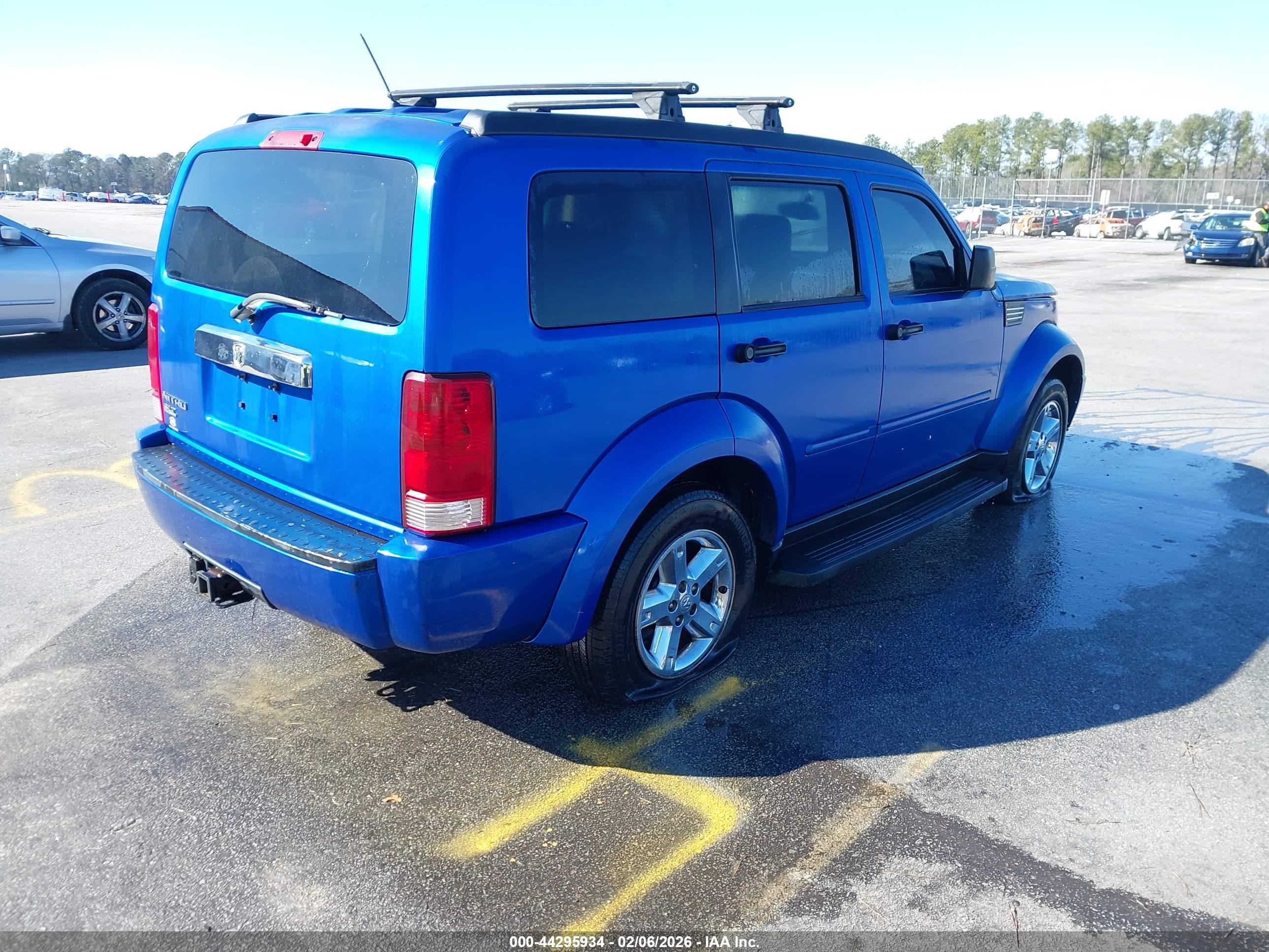 DODGE NITRO image 4