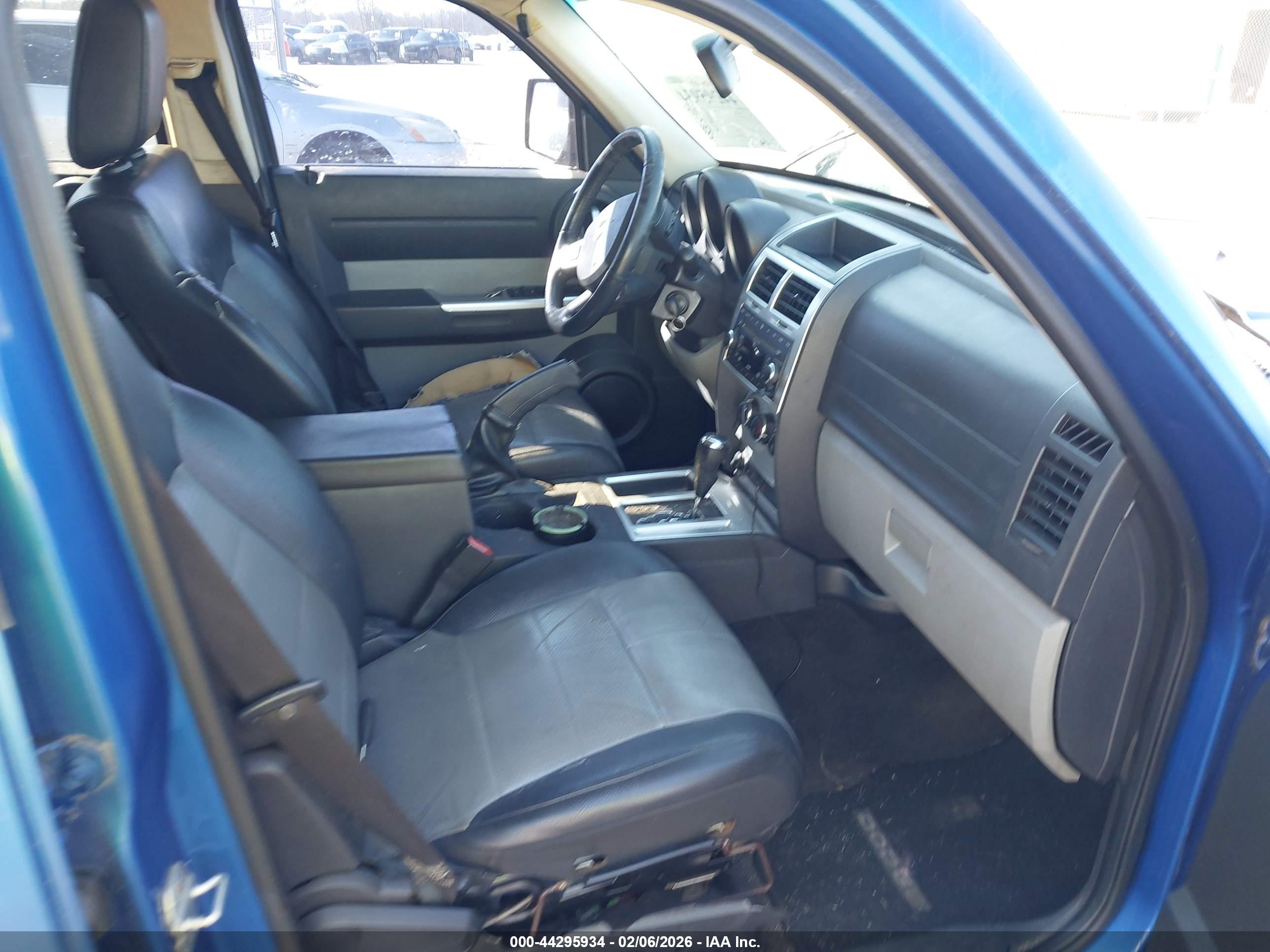 DODGE NITRO image 5