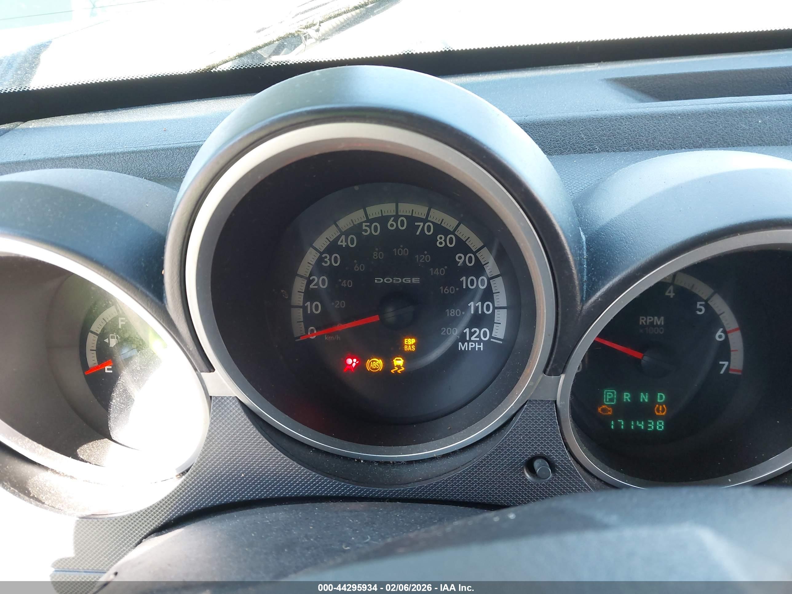 DODGE NITRO image 7