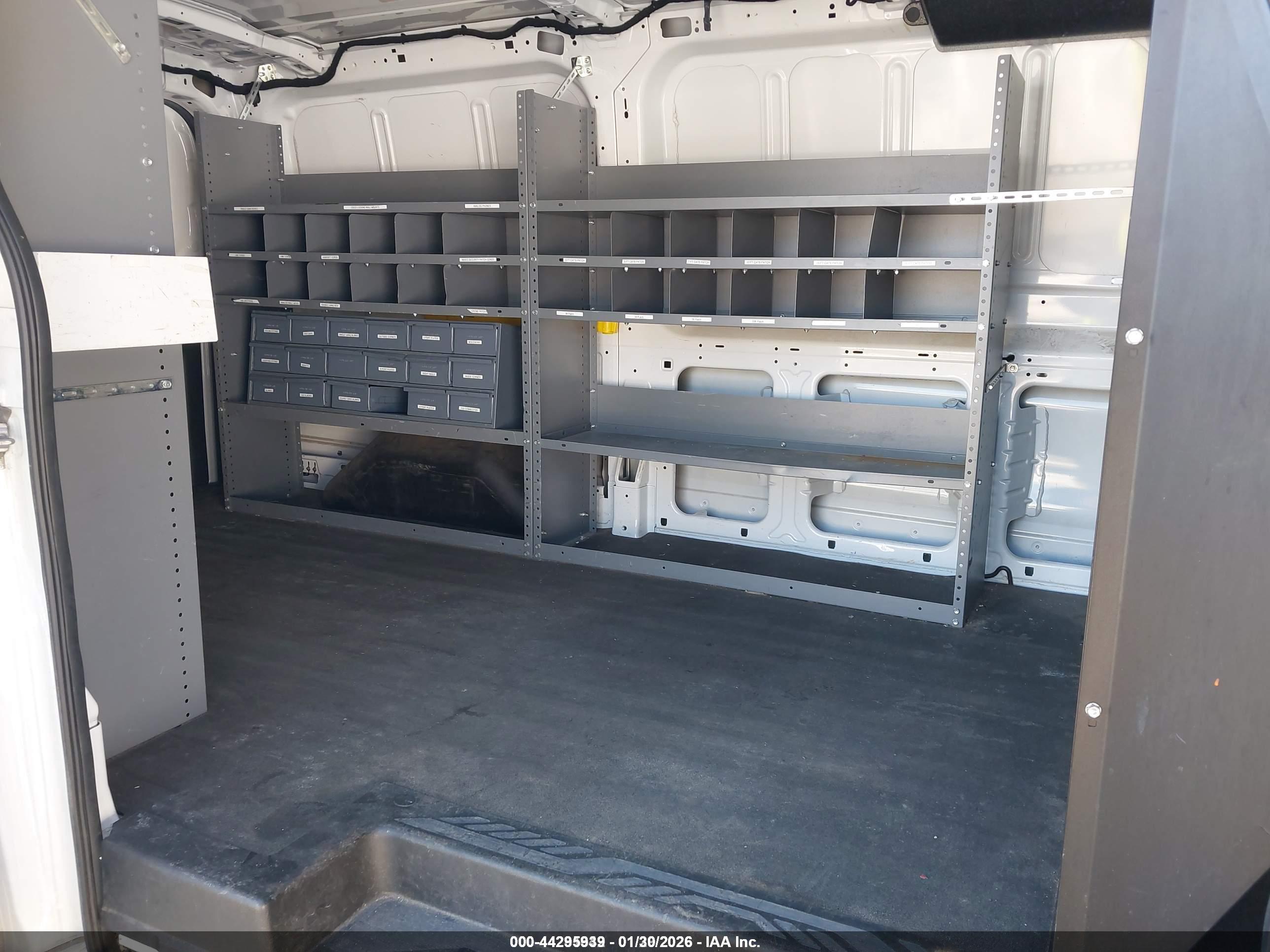 FORD TRANSIT-150 image 8