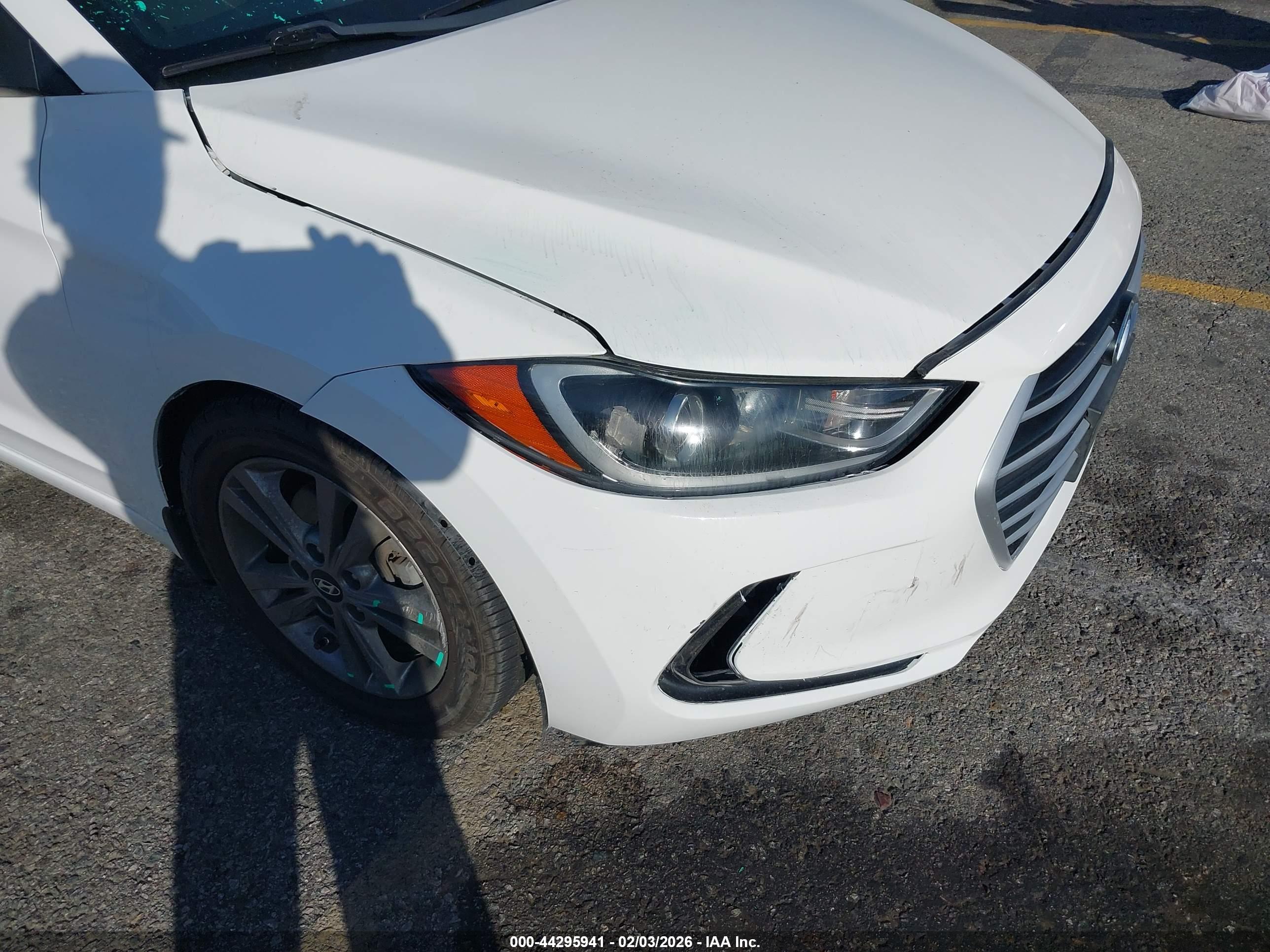 HYUNDAI ELANTRA image 6