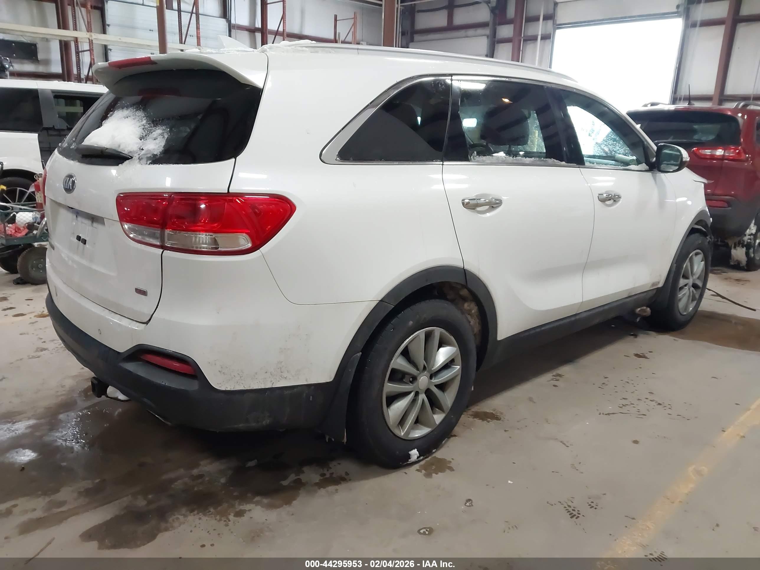 KIA SORENTO image 4