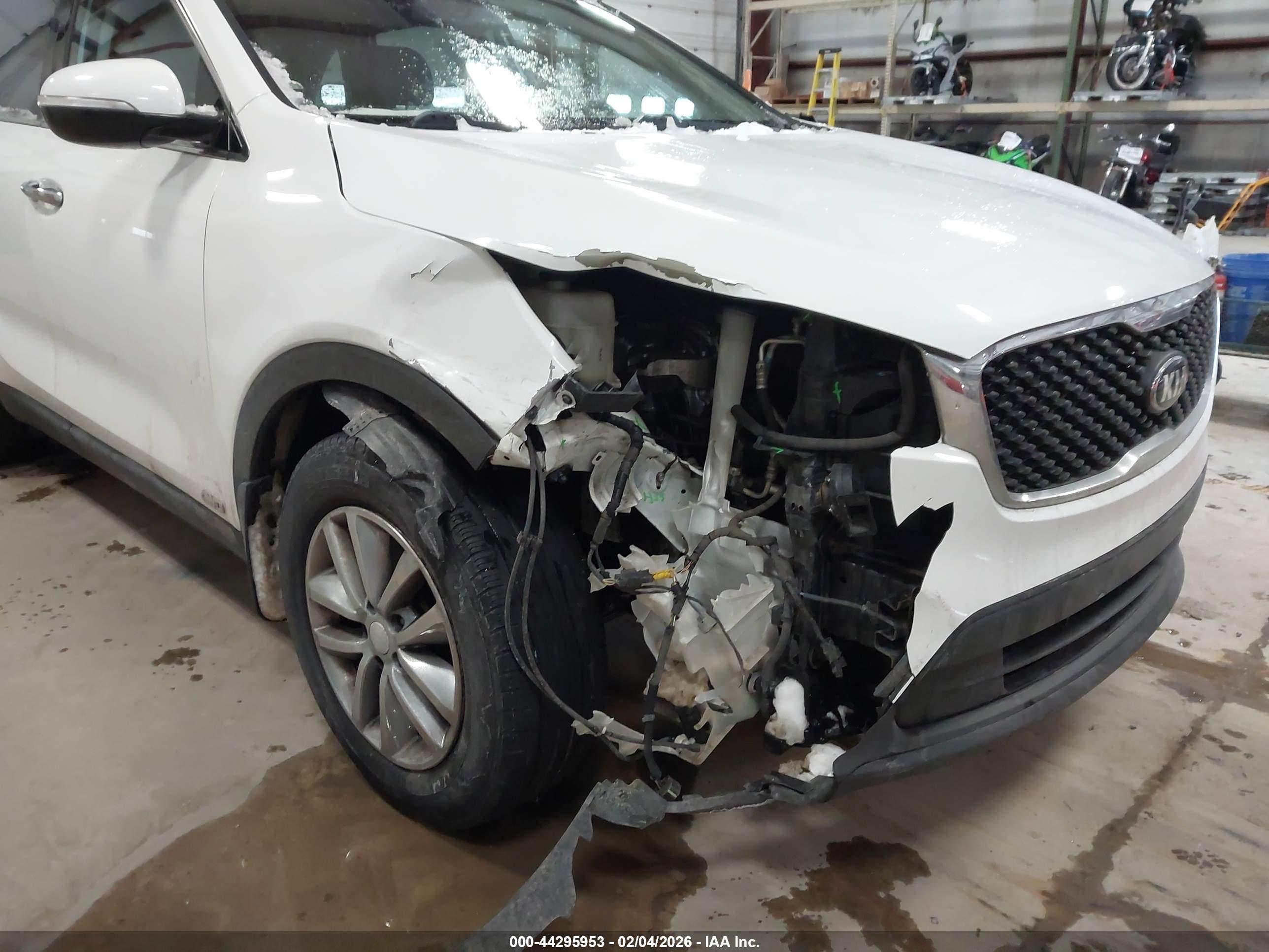 KIA SORENTO image 6