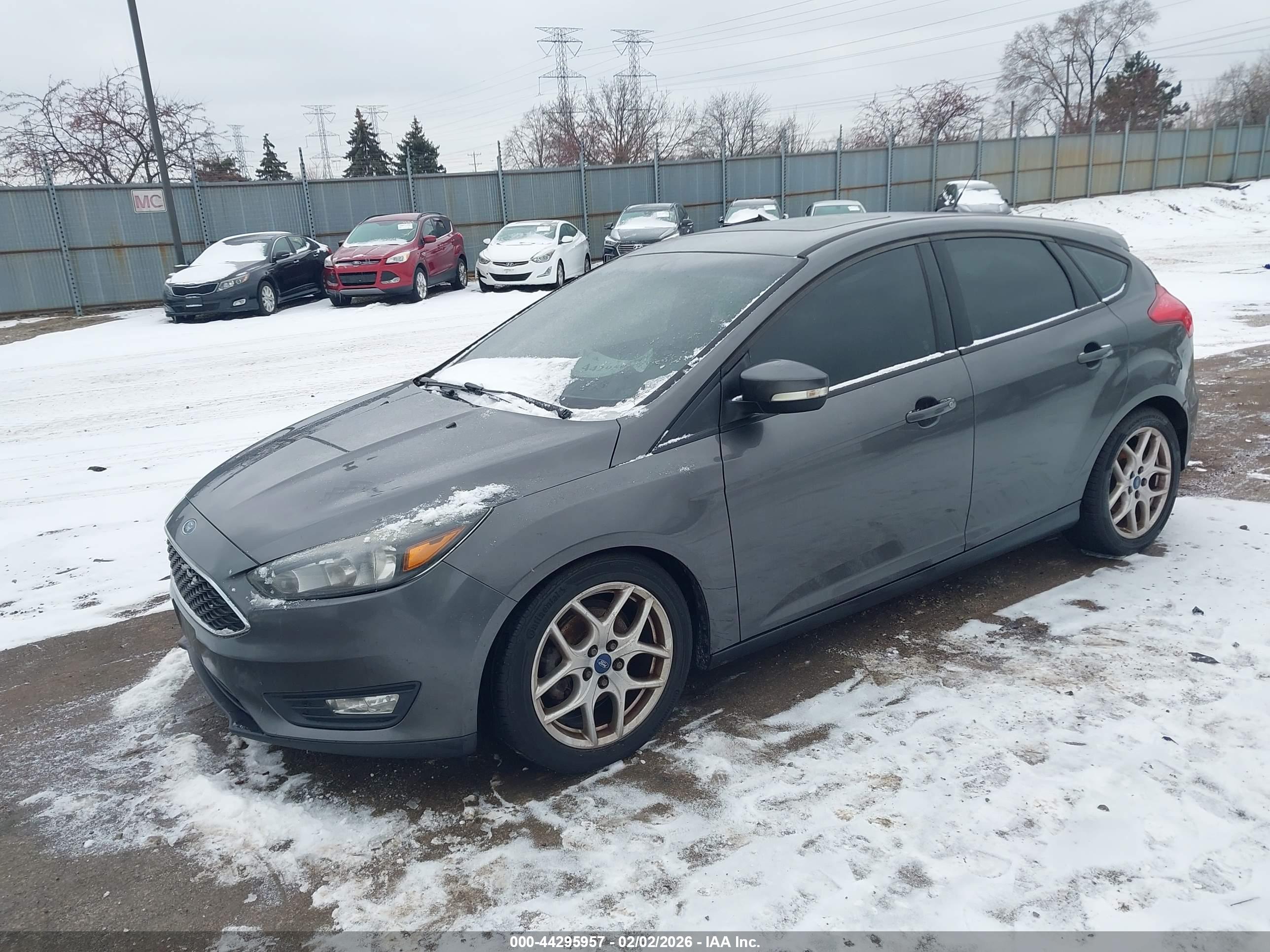 FORD FOCUS image 2