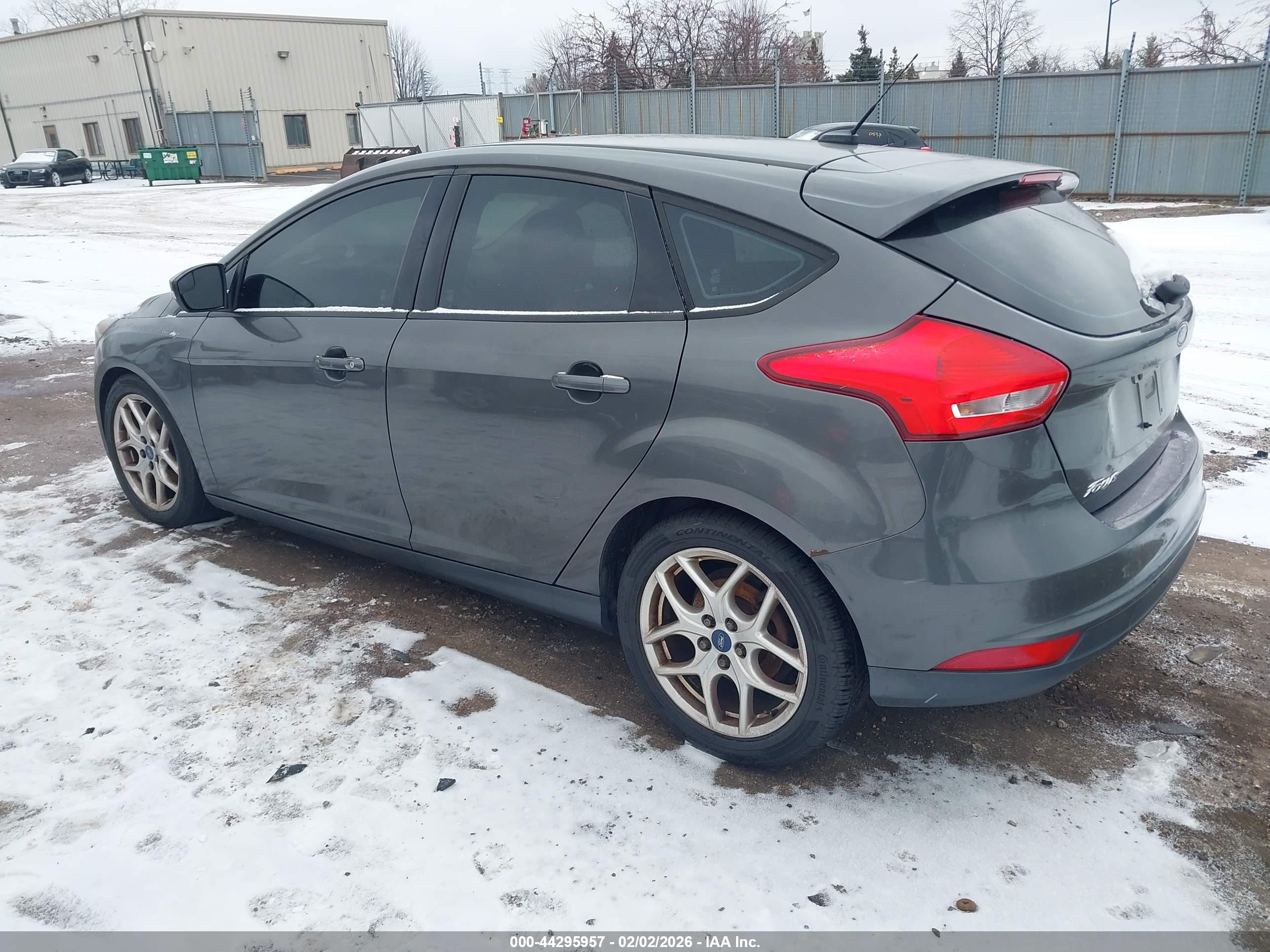 FORD FOCUS image 3