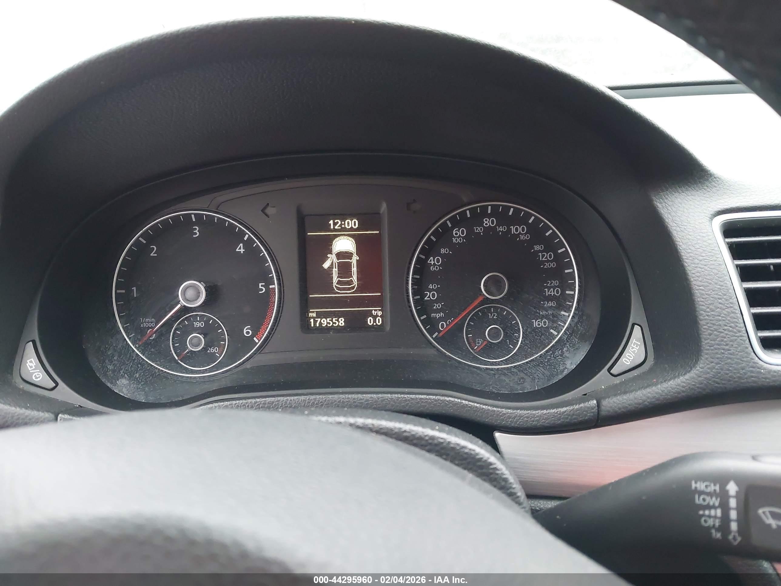 VOLKSWAGEN PASSAT image 7