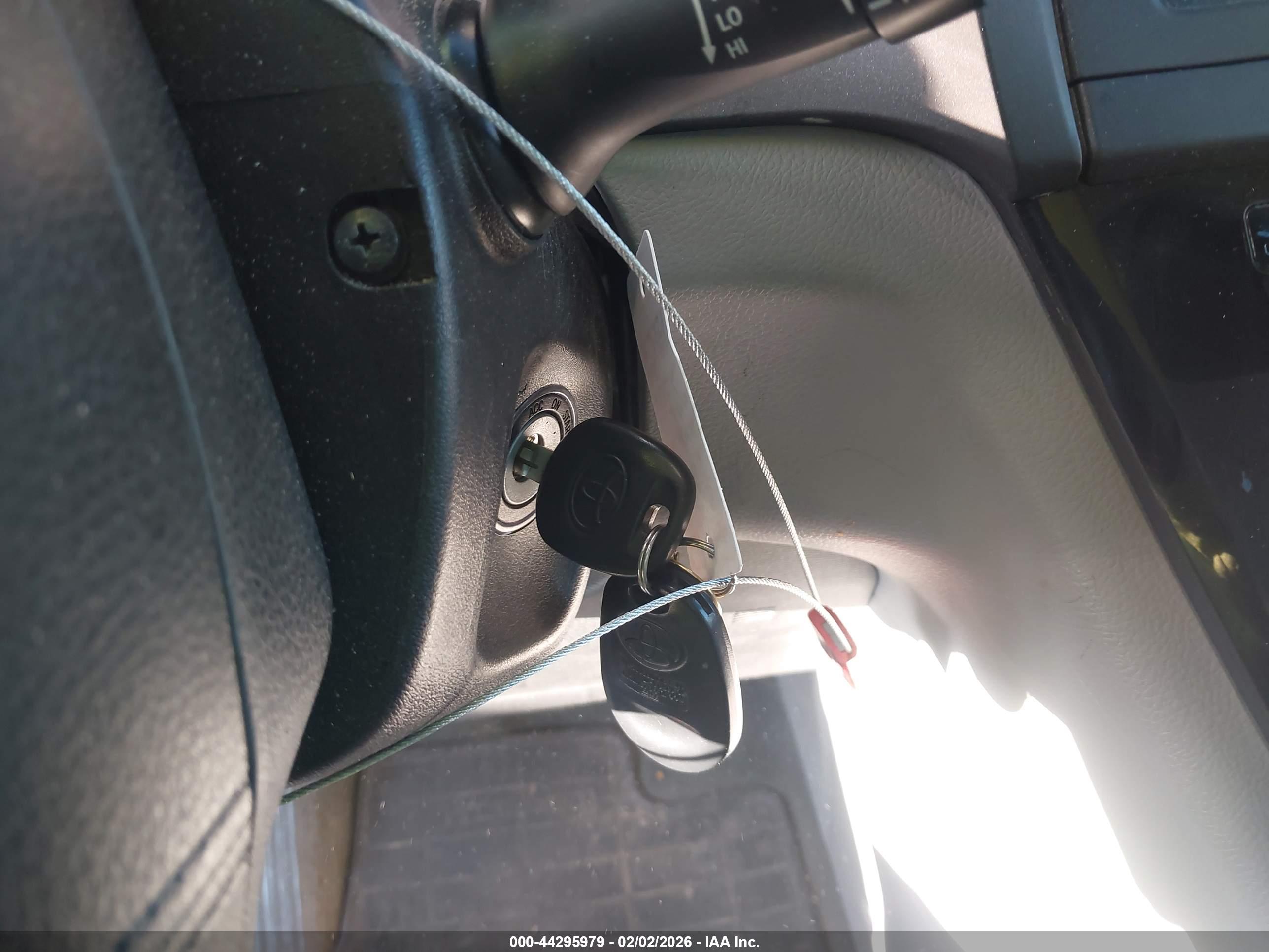 TOYOTA SIENNA image 11