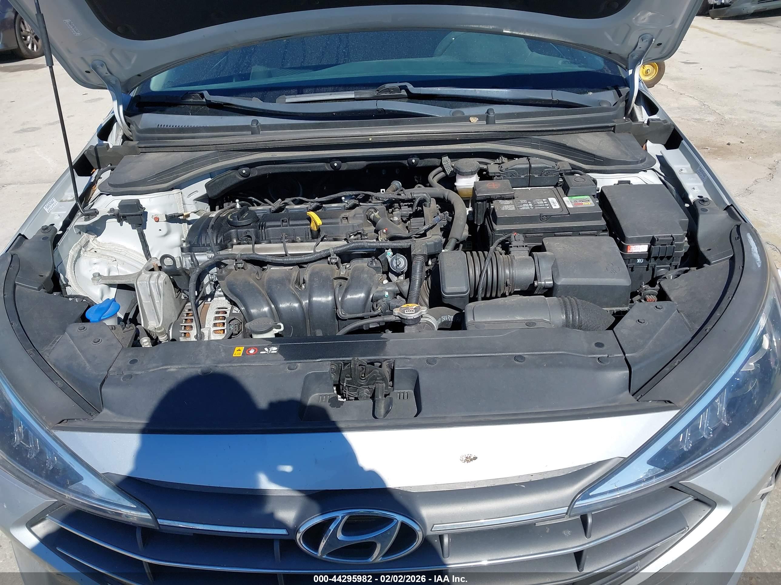 HYUNDAI ELANTRA image 10