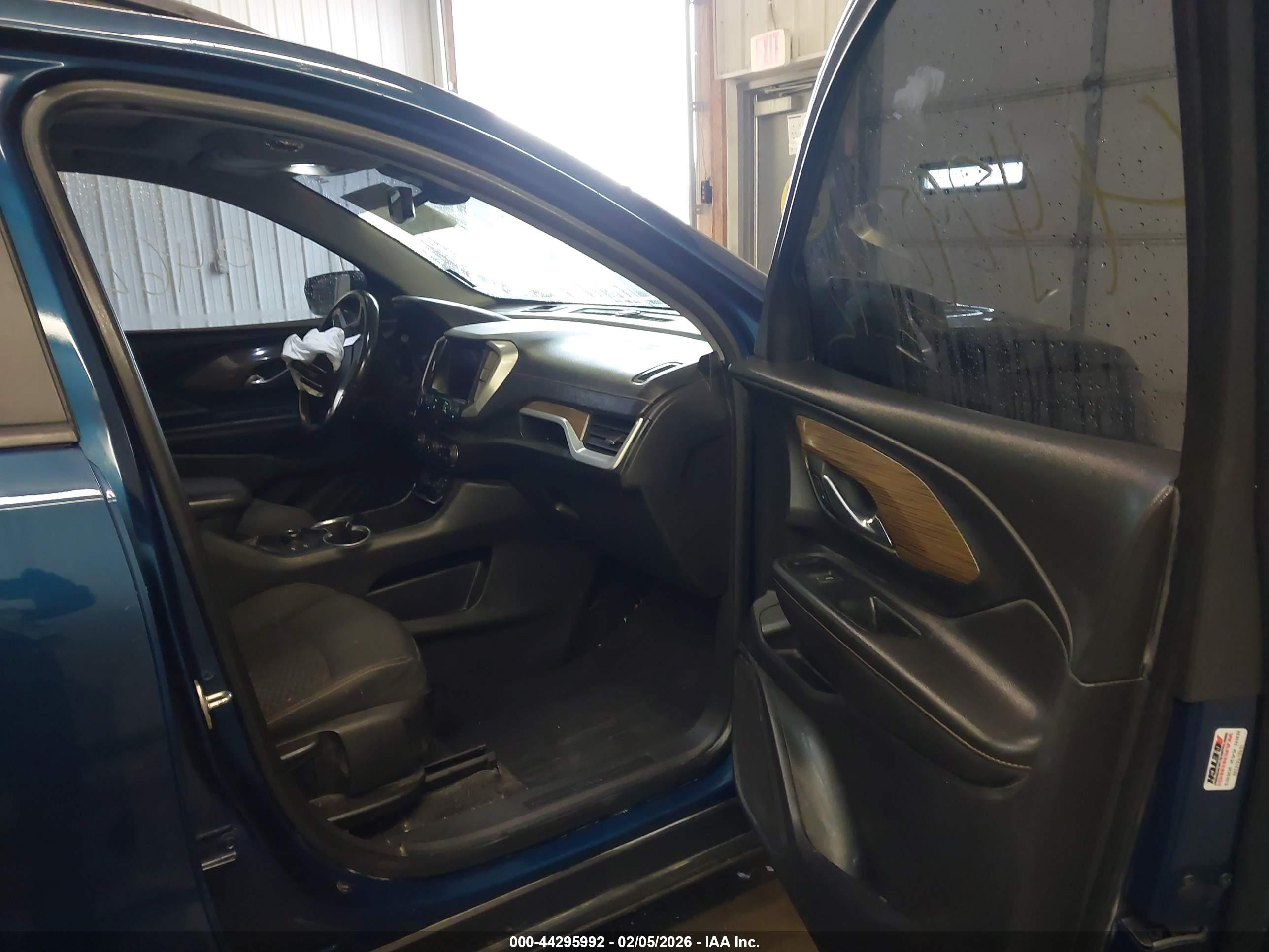 GMC TERRAIN image 5