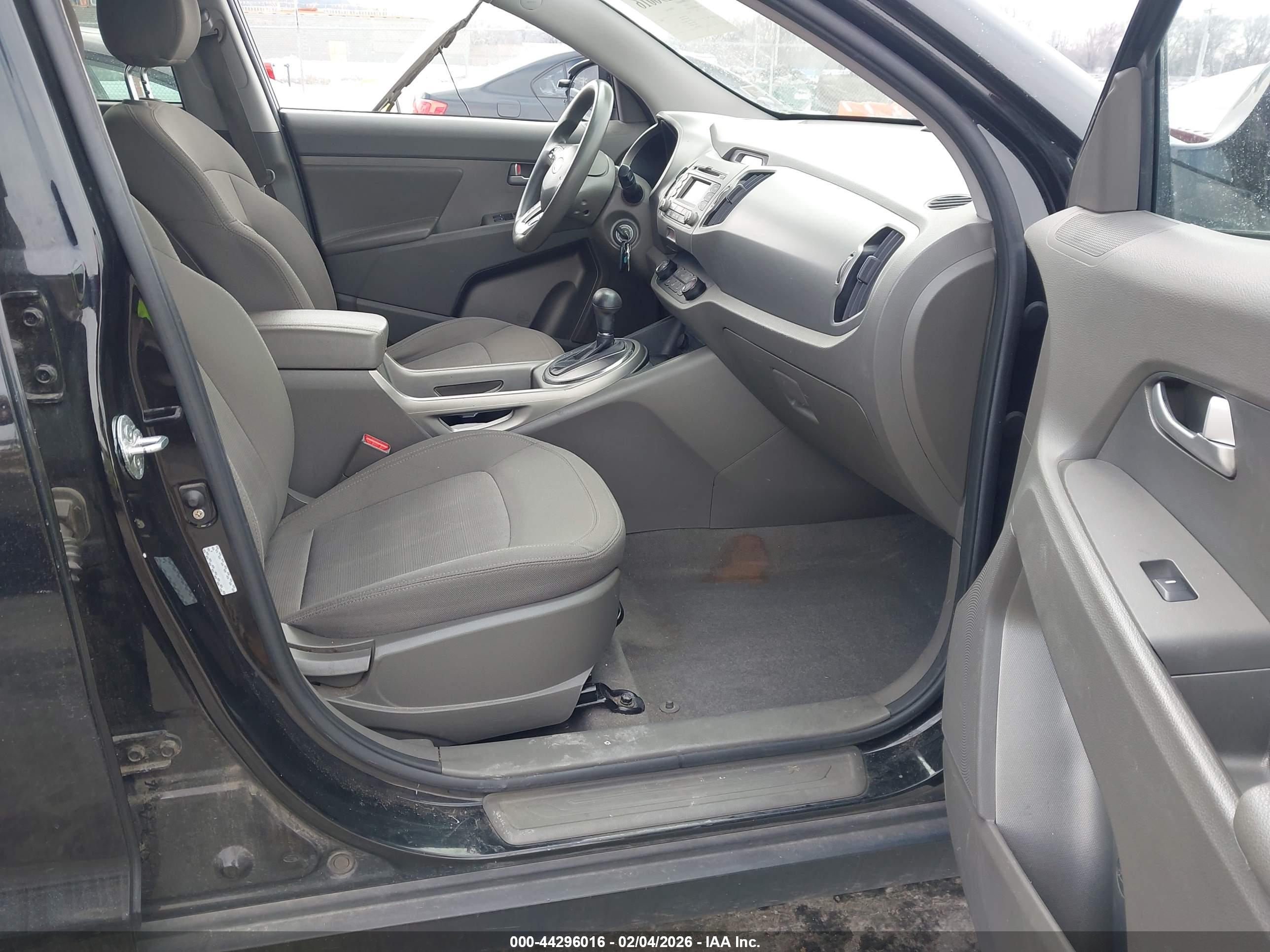 KIA SPORTAGE image 5