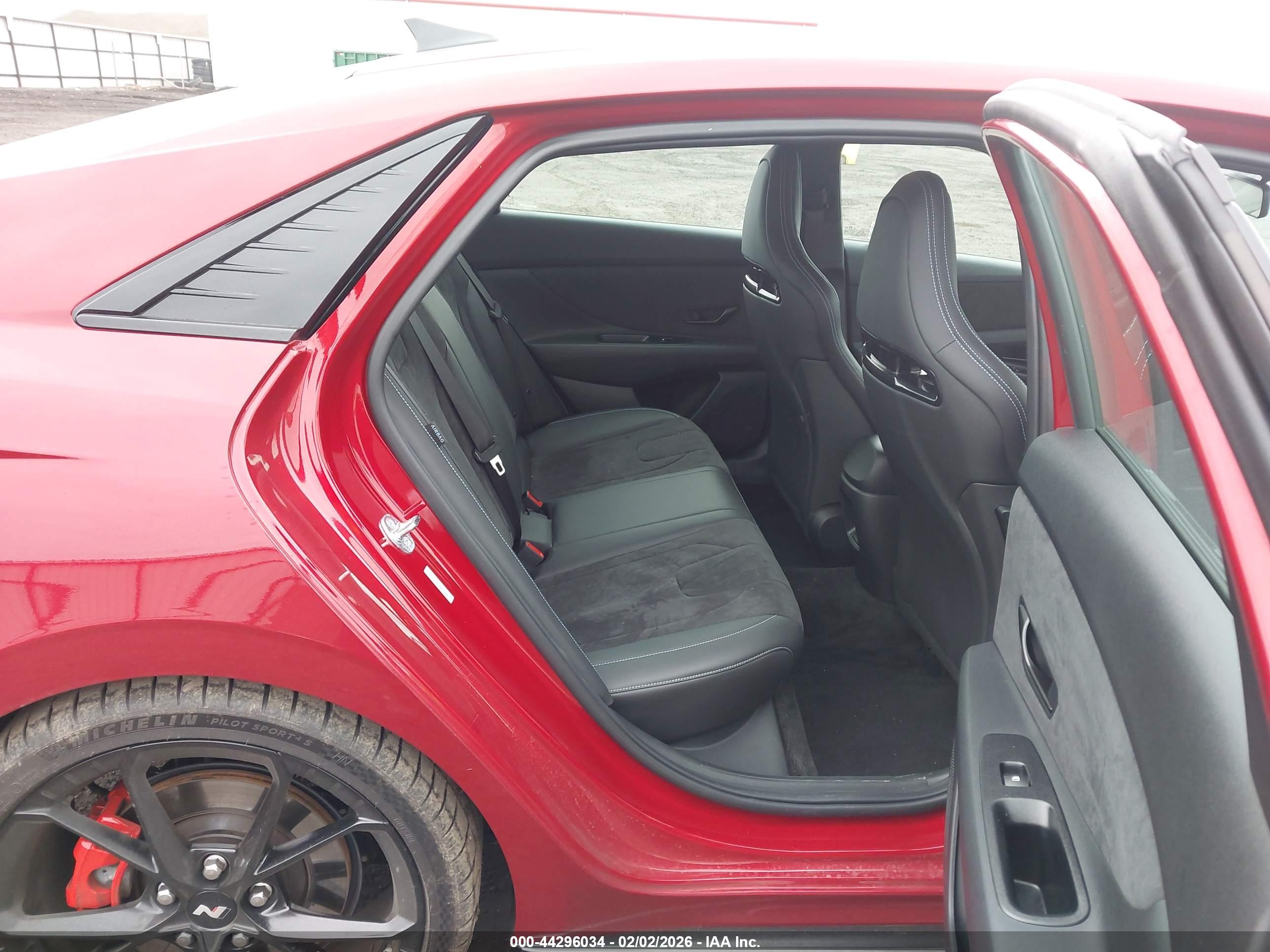 HYUNDAI ELANTRA image 8