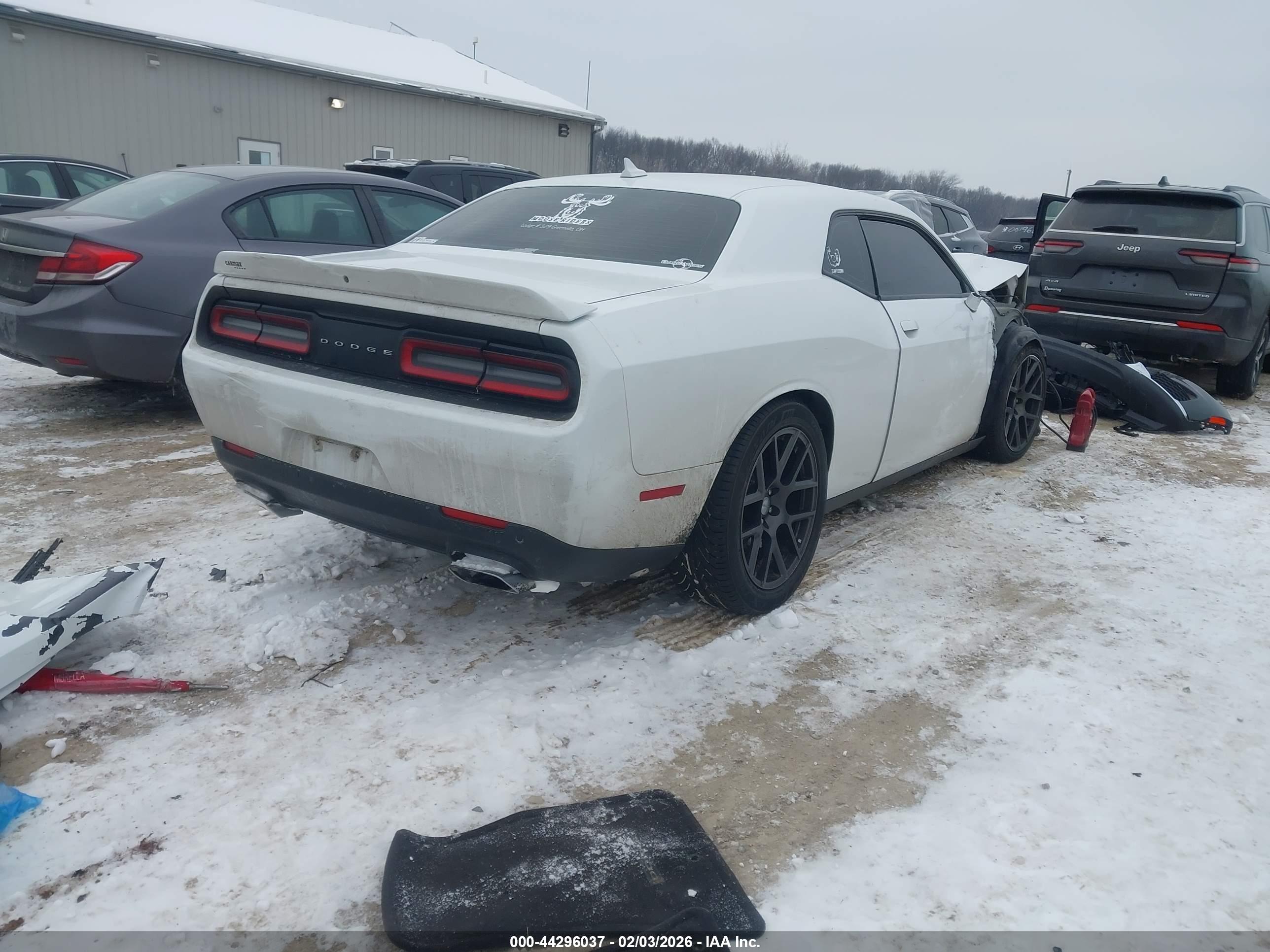 DODGE CHALLENGER image 4